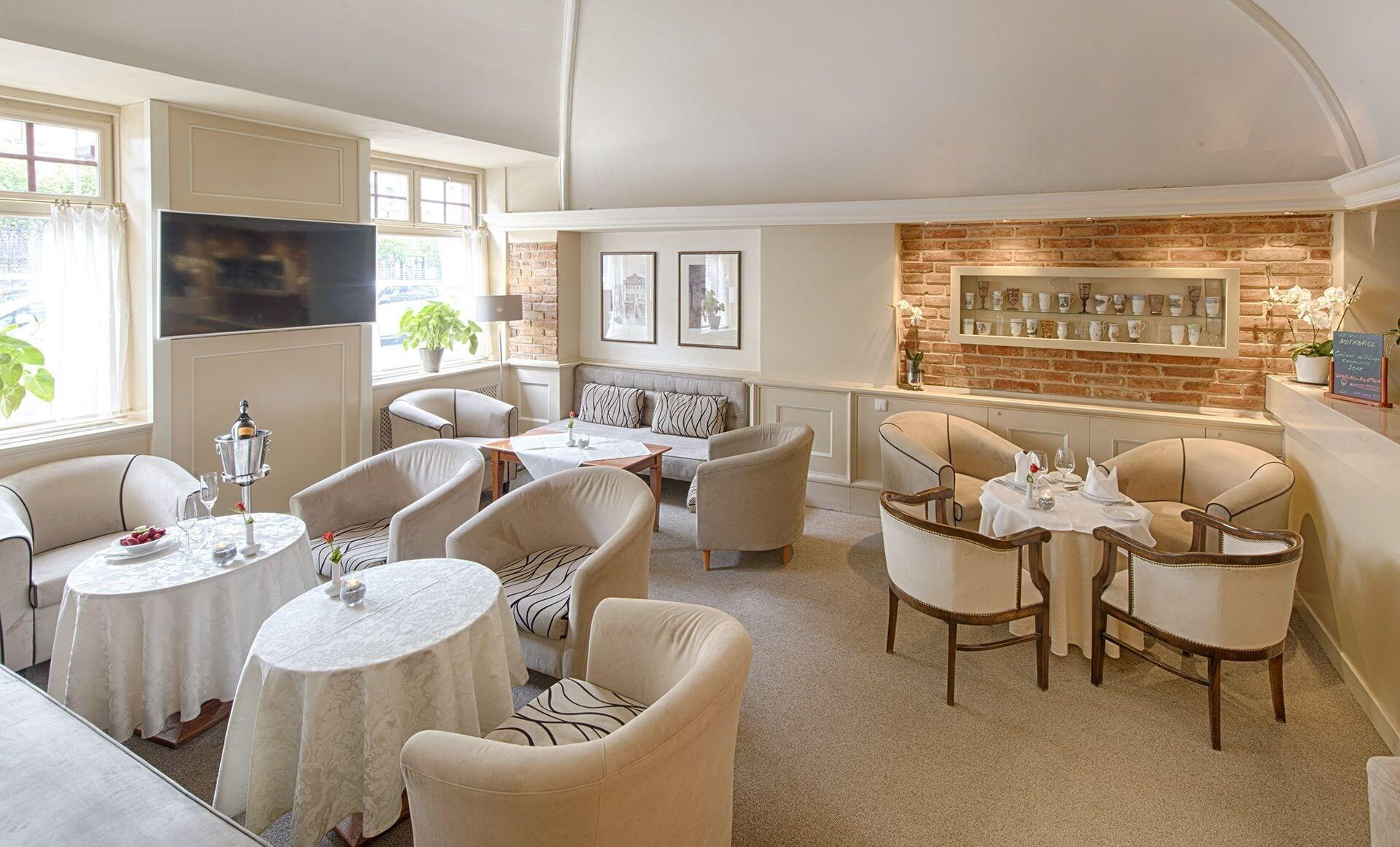 Bar/Salón Hotel Embassy