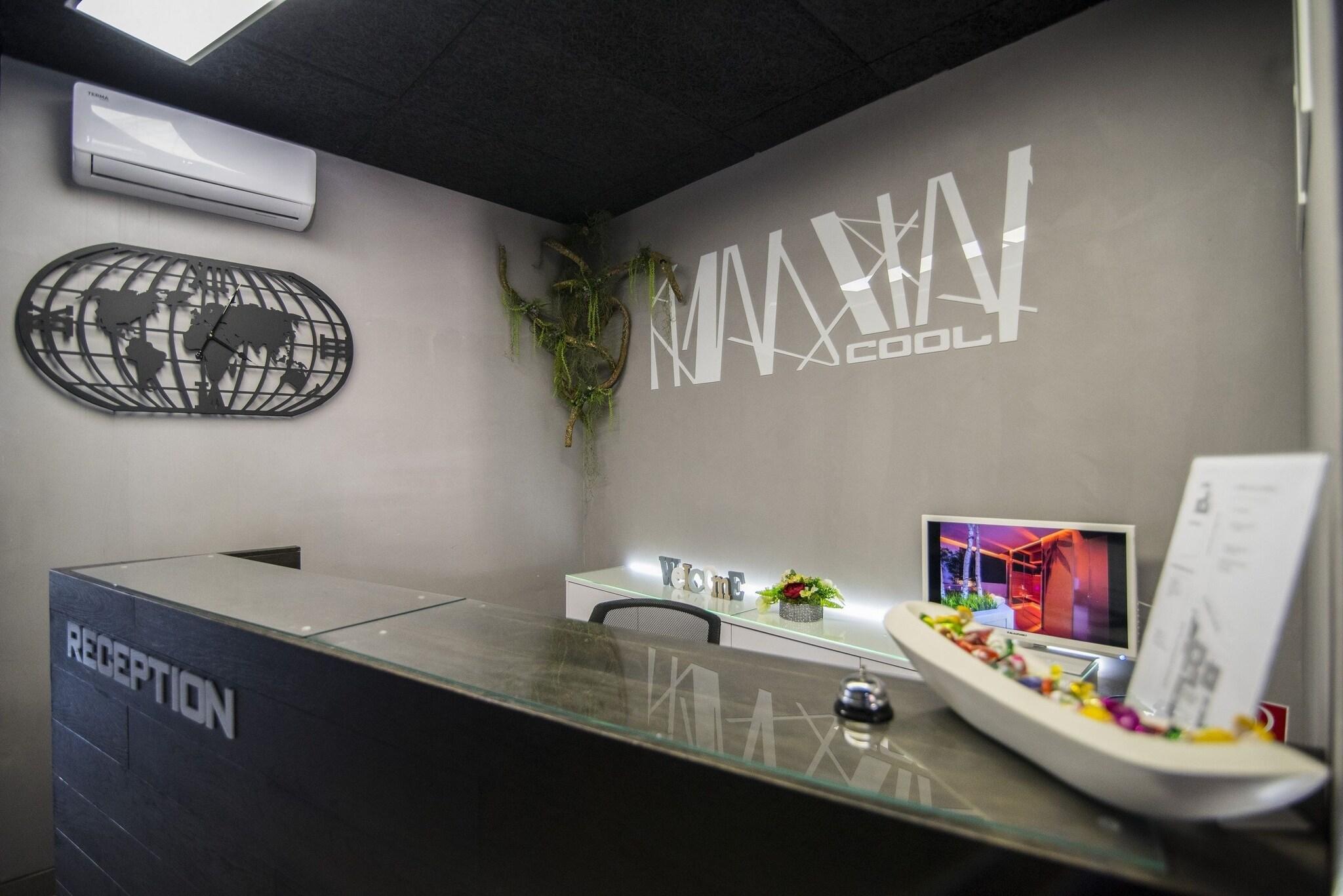 Vista Lobby Cool Zagreb Airport