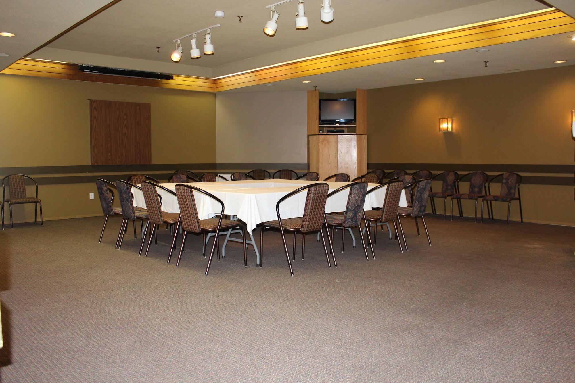 Sala de Reuniones Grande Cache Hotel