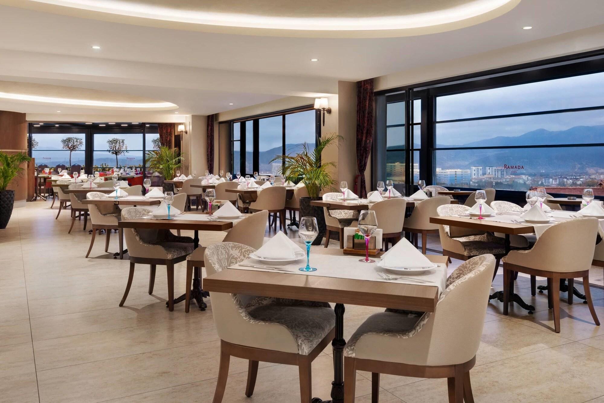 Restaurant Ramada by Wyndham Isparta