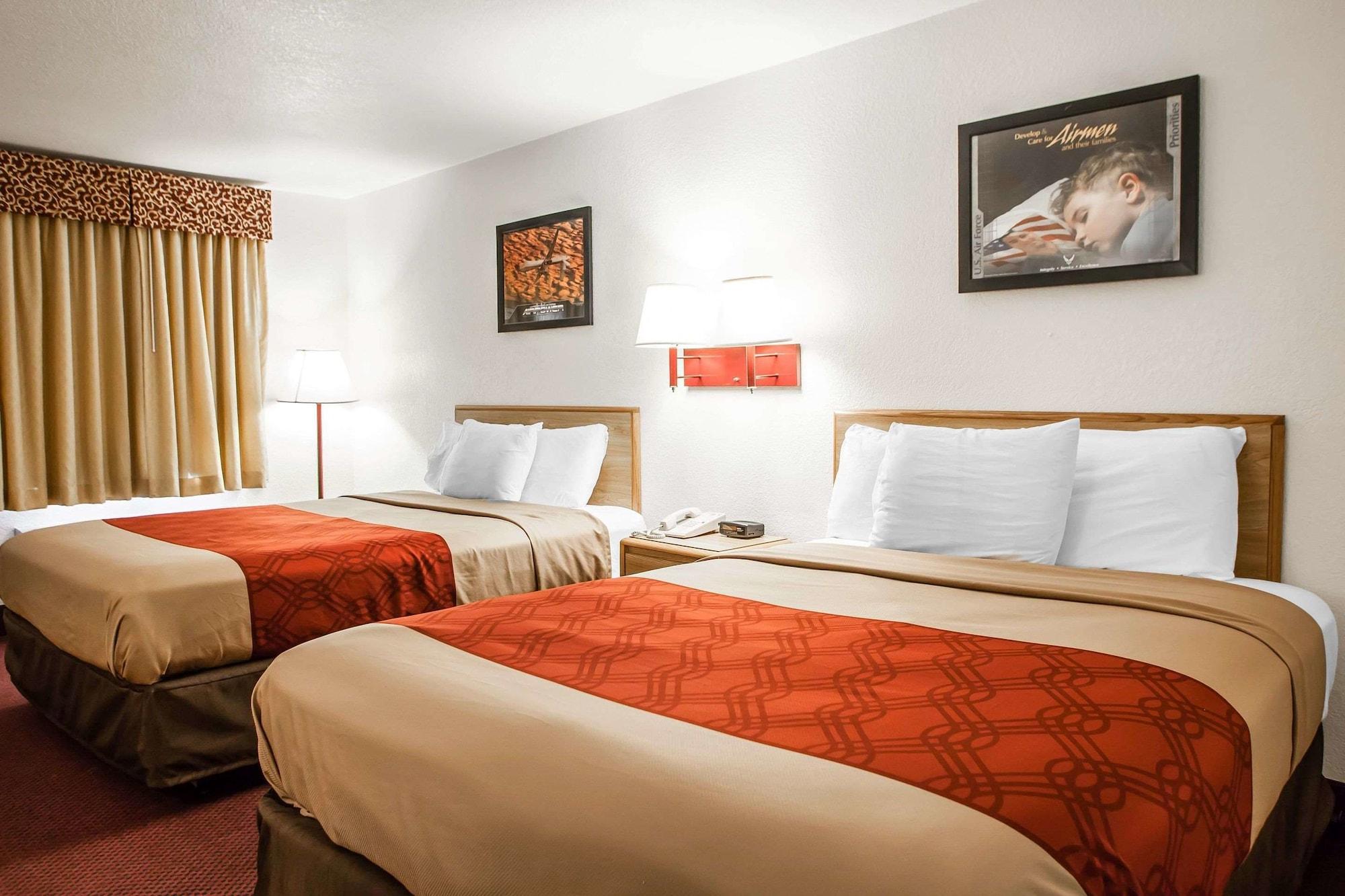 Habitación Econo Lodge Truman Inn
