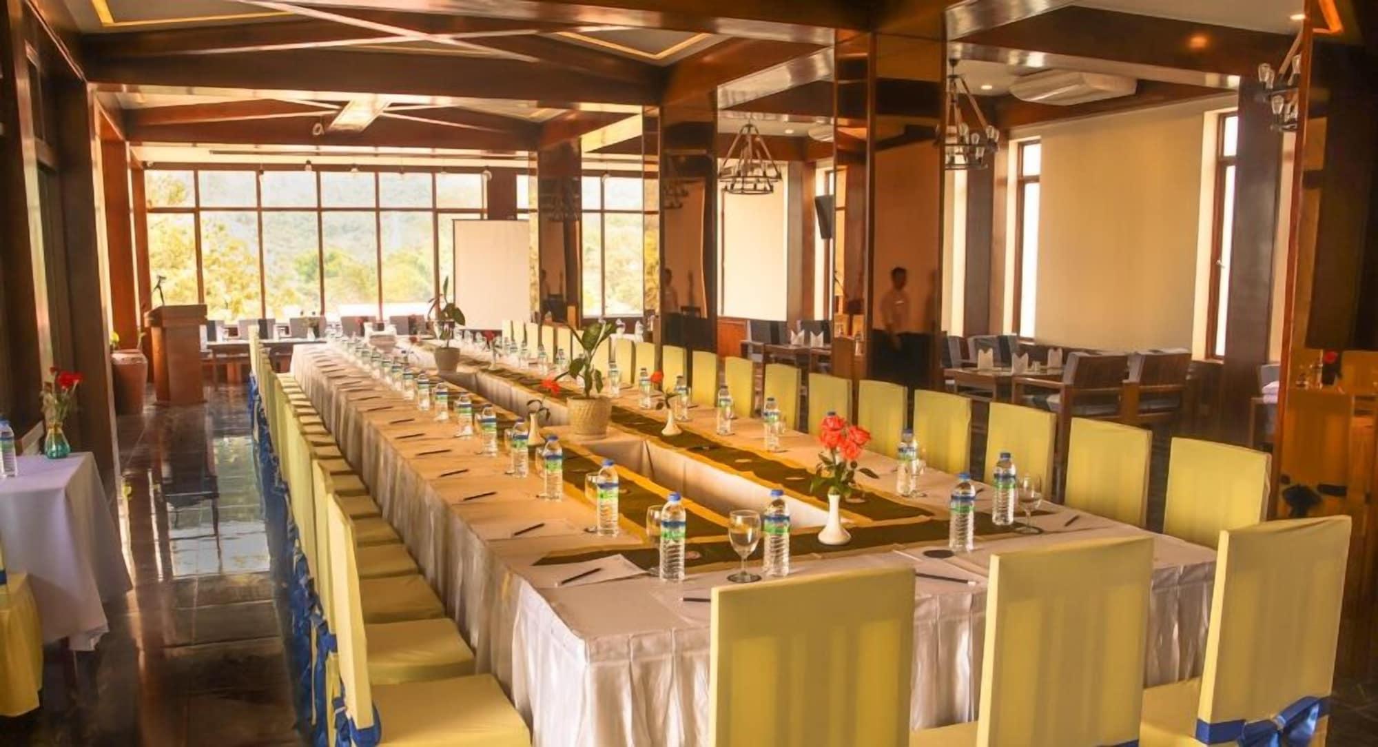 Sala de Reuniones UCT Taunggyi Hotel