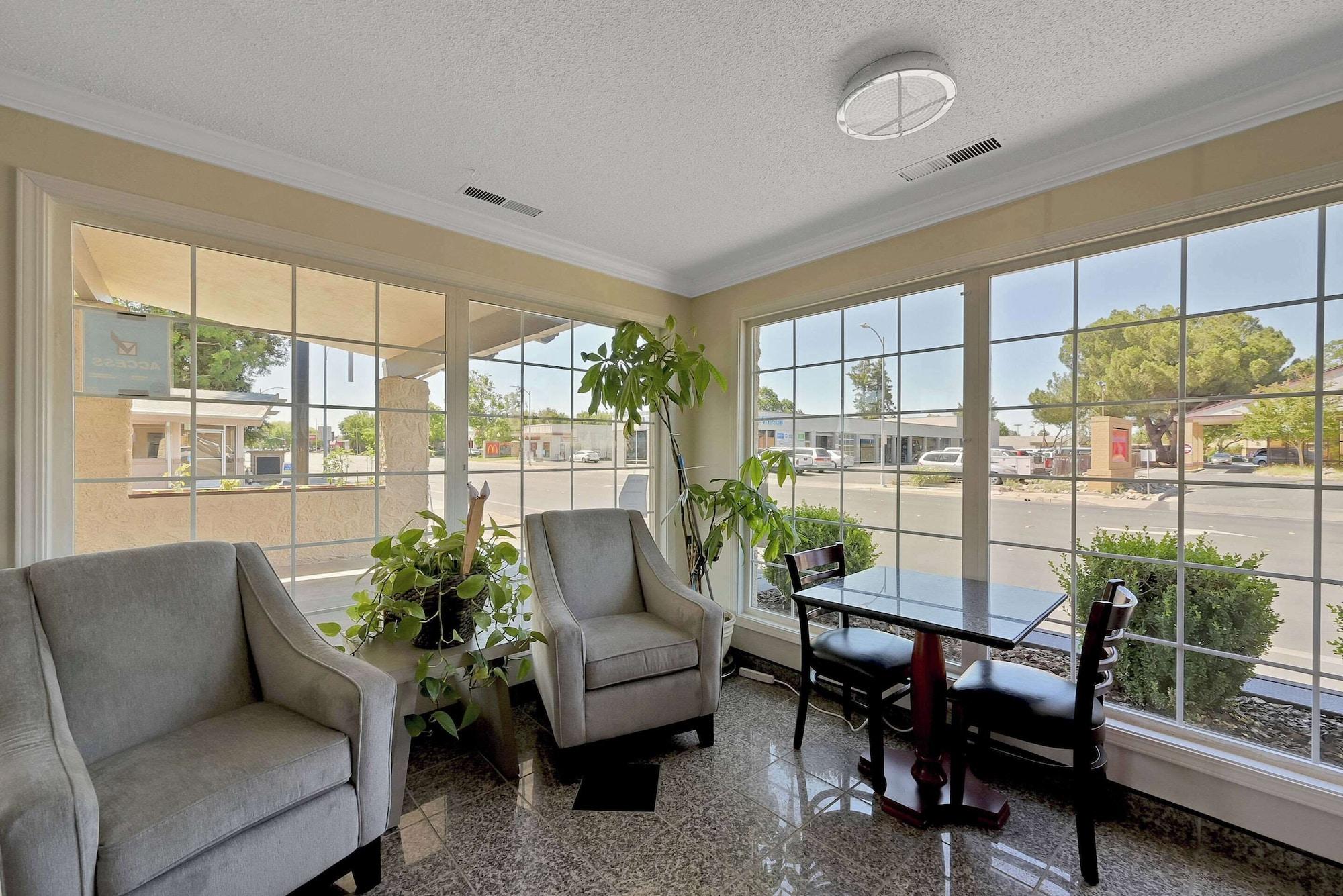 Vista Lobby Econo Lodge Woodland near I-5