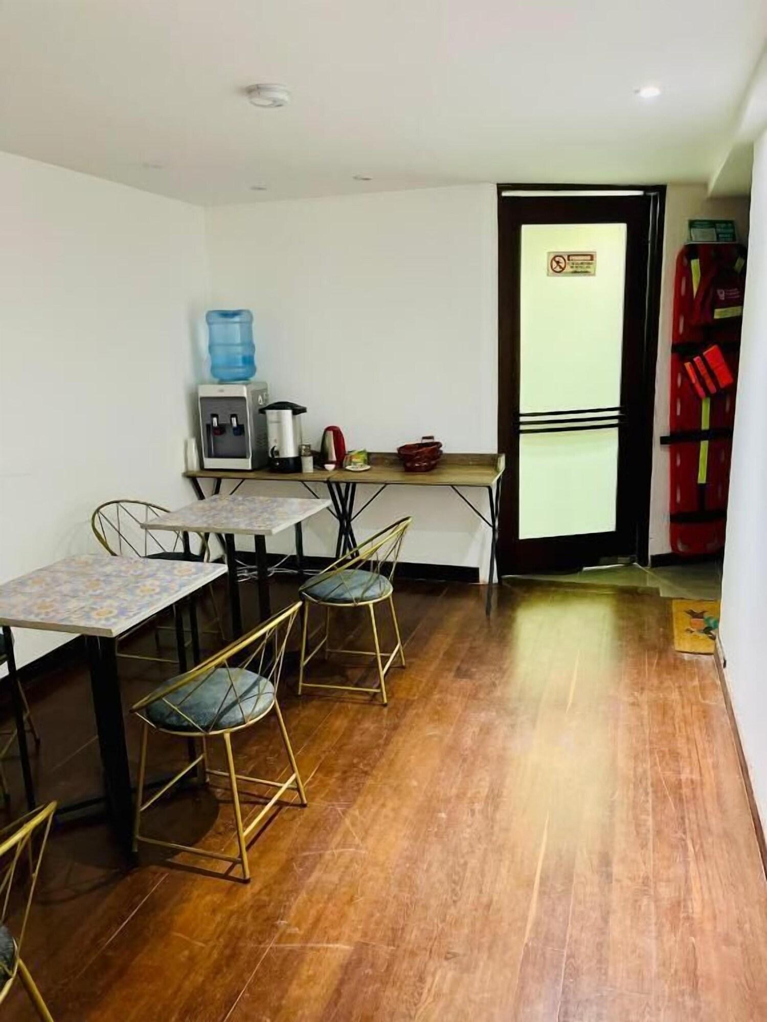 Restaurant Unicentro Rooms Inn by Saint Michel