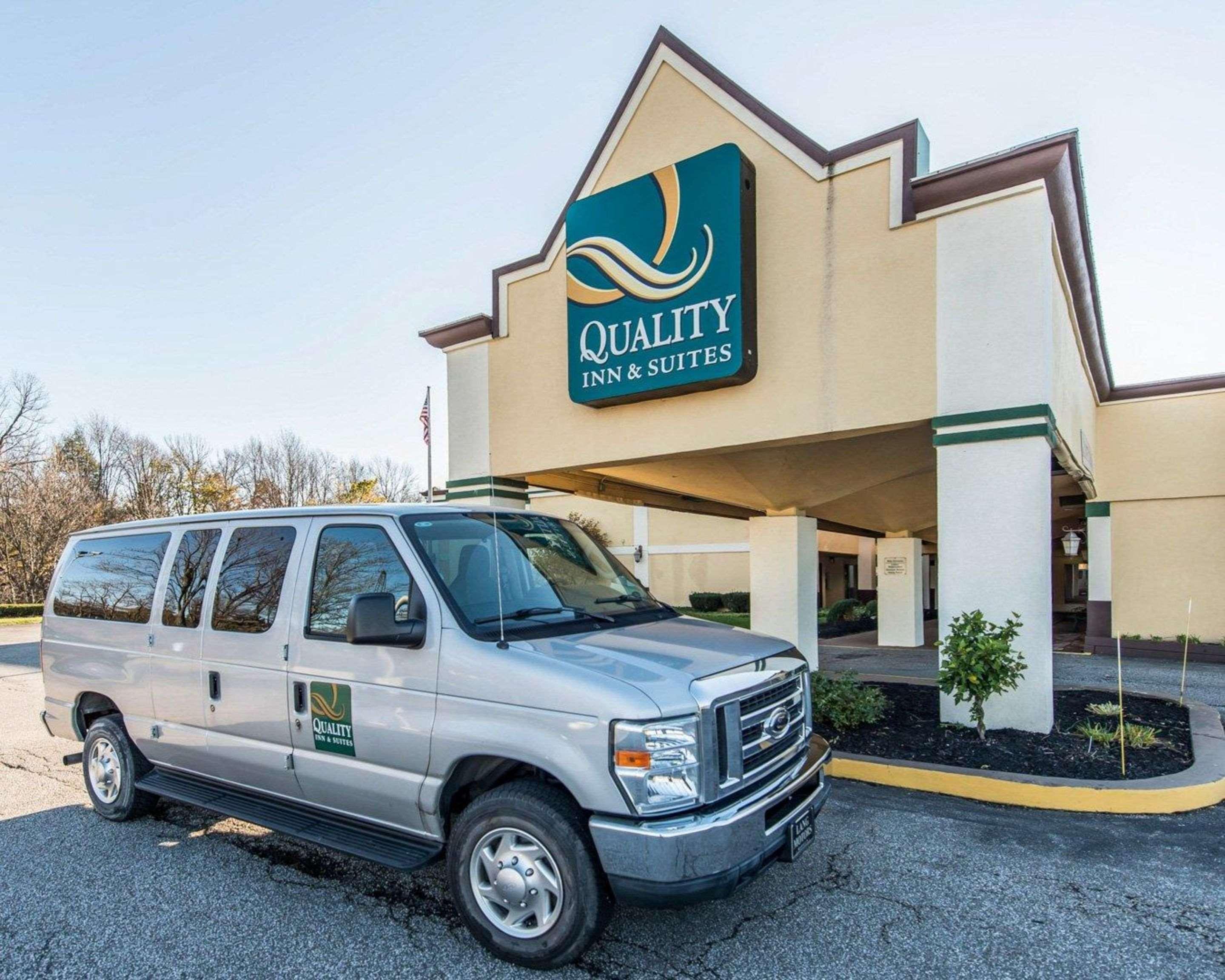 Vista Exterior Quality Inn & Suites Conference Center Across from Casino