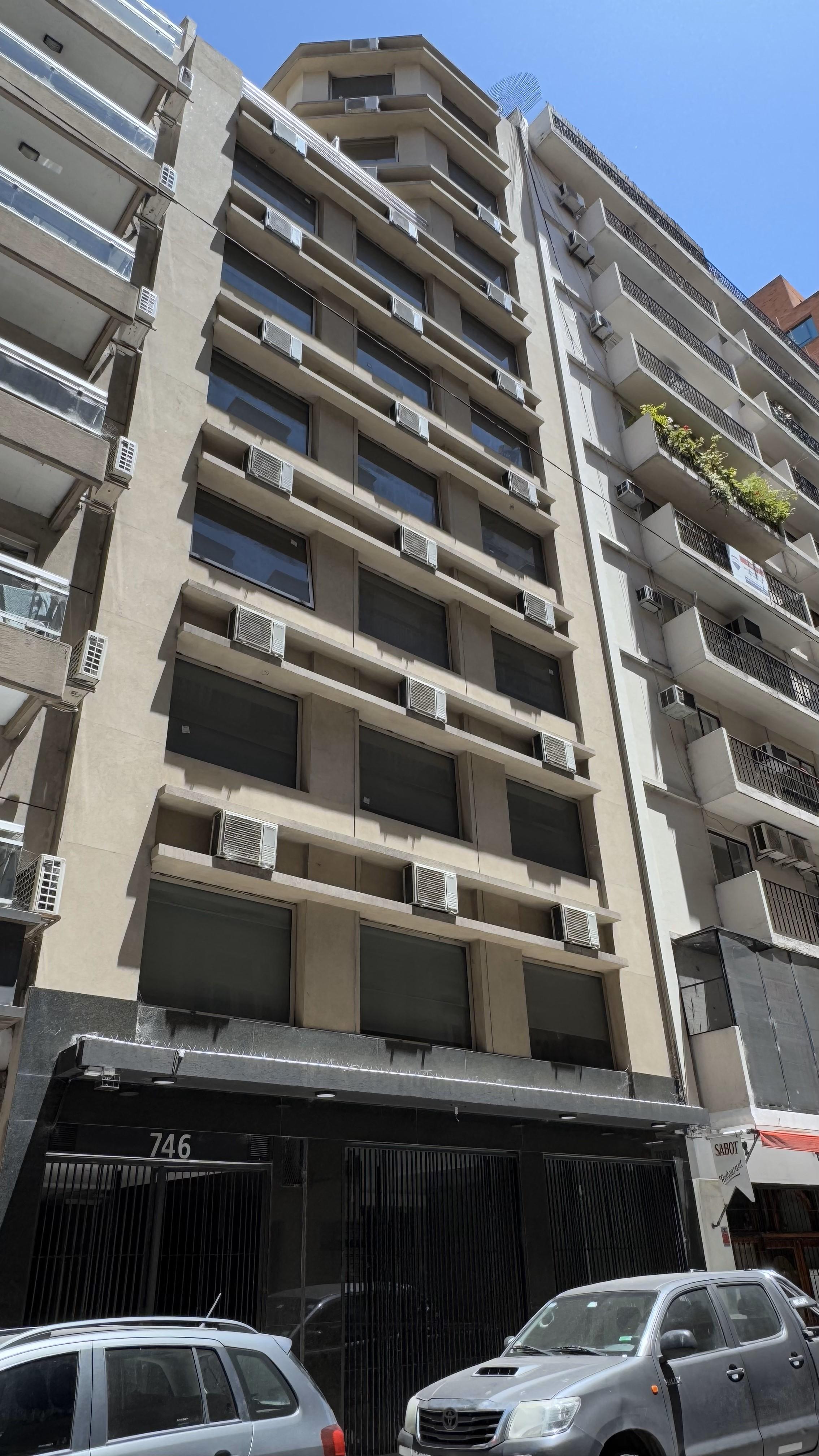 Estacionamiento Urbe Hotel