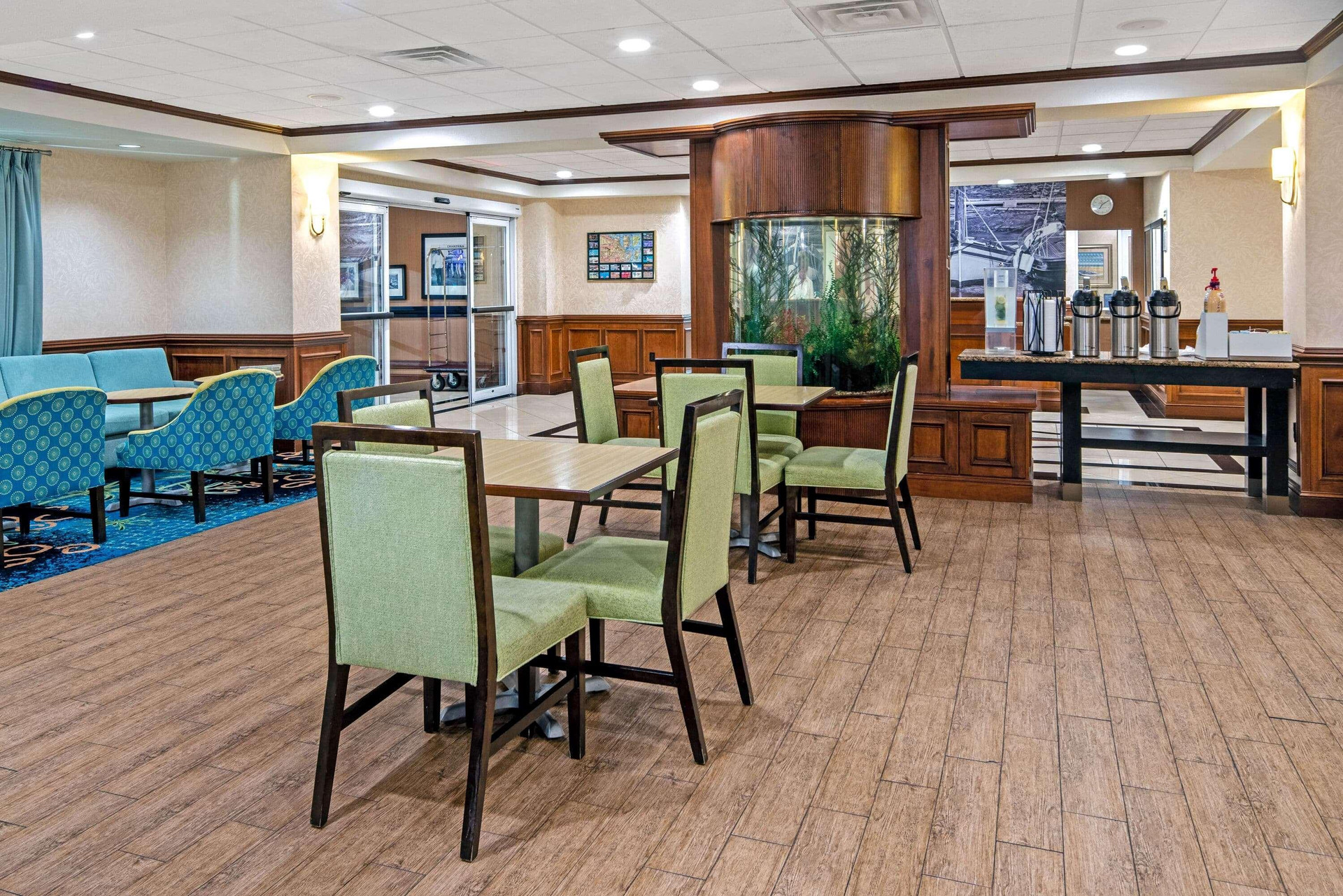 Vista Lobby La Quinta Inn & Suites by Wyndham Corpus Christi-N Padre Isl