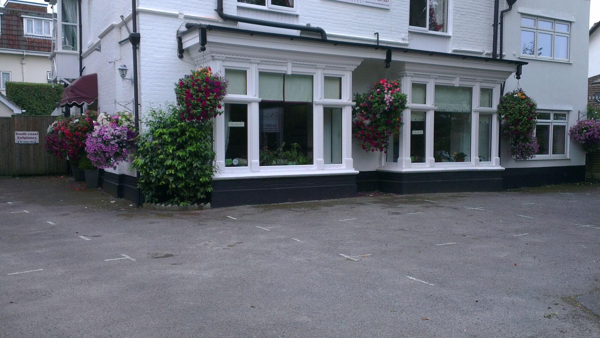 Varios The Rosscourt - Adults only