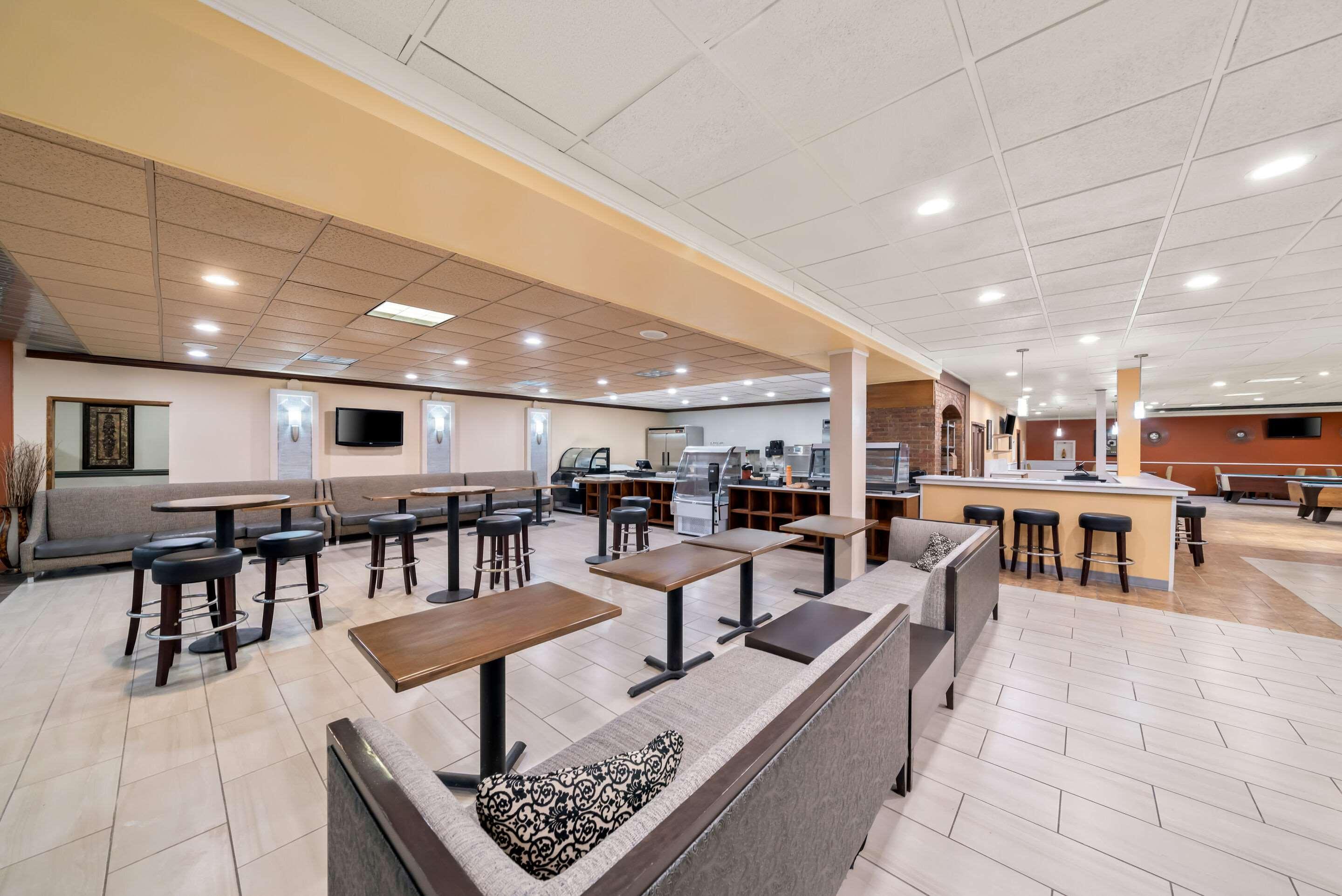 Restaurant Clarion Inn and Suites Convention Center Kearney