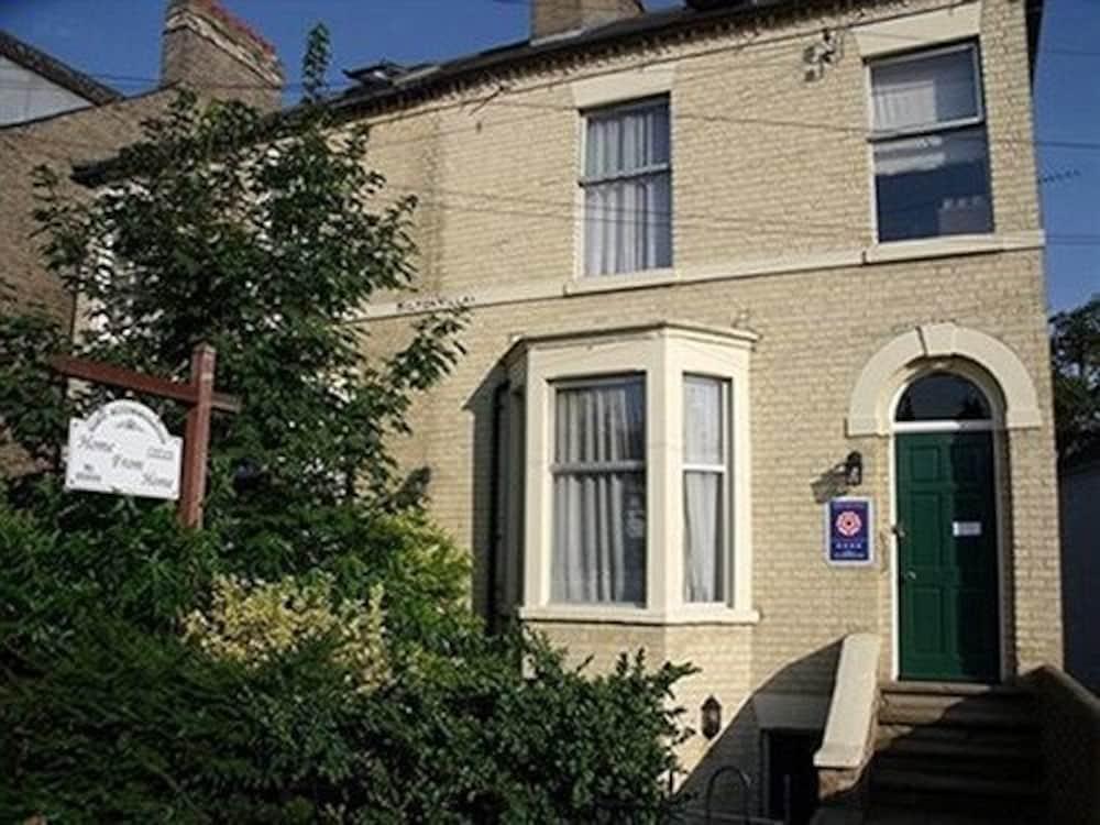 Varios Home from Home Guest House