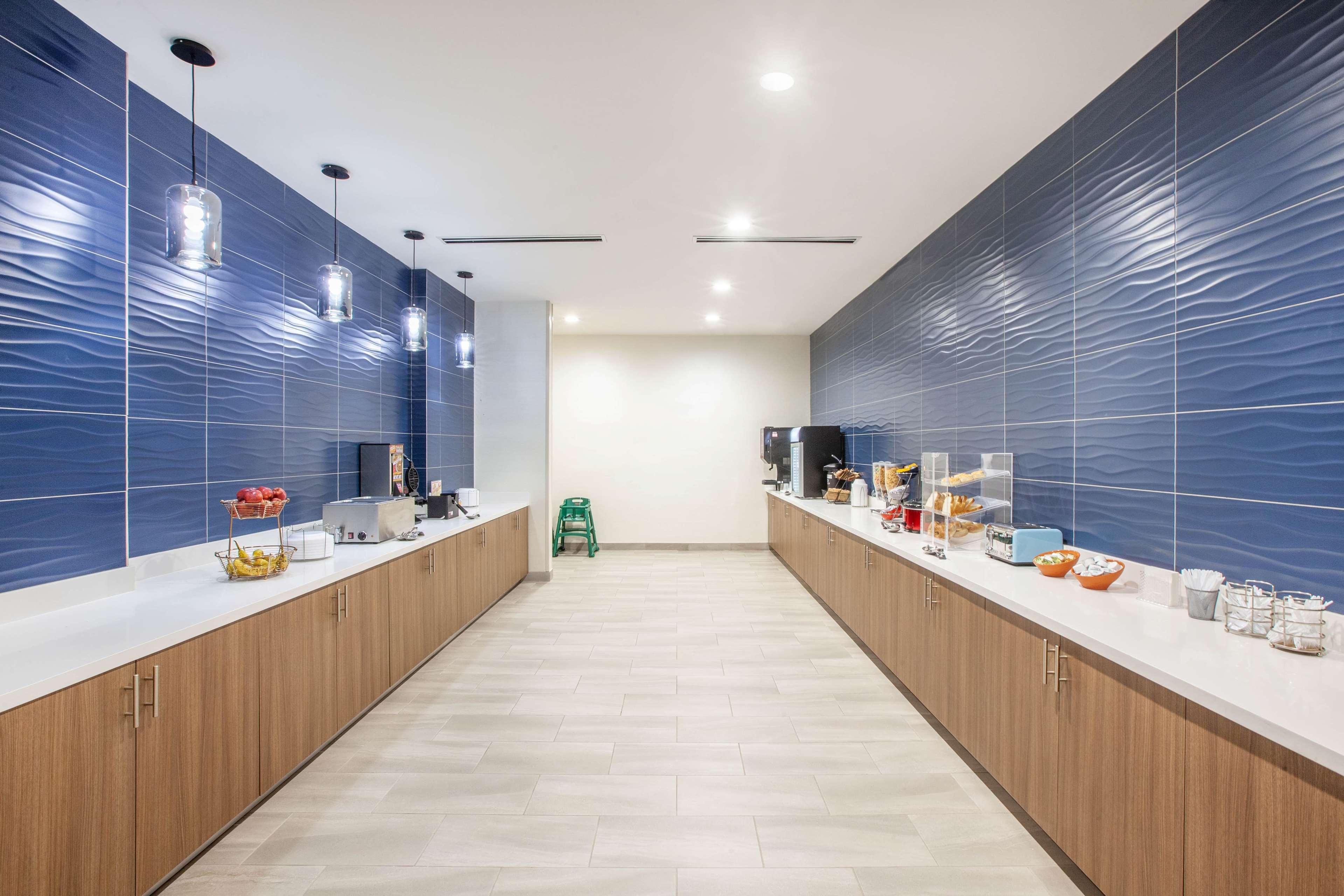 Restaurant La Quinta Inn & Suites by Wyndham Dallas Duncanville