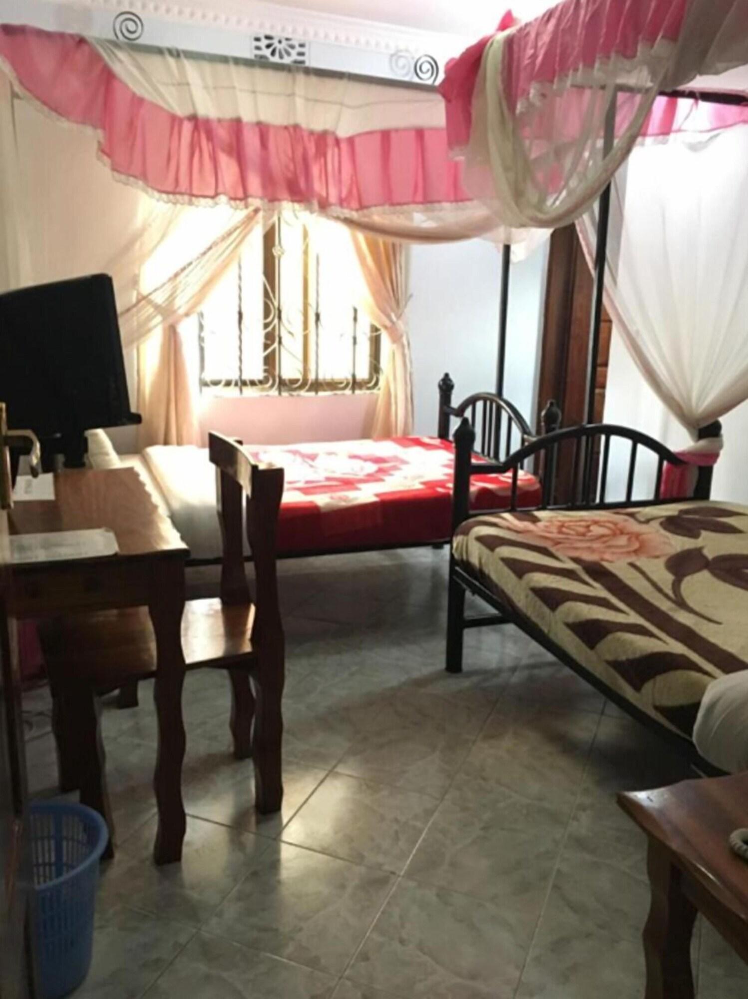 Varios Kutetere Motel