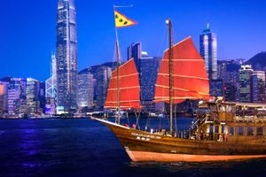 Actividad - Crucero nocturno por la bahía Victoria en barco tradicional