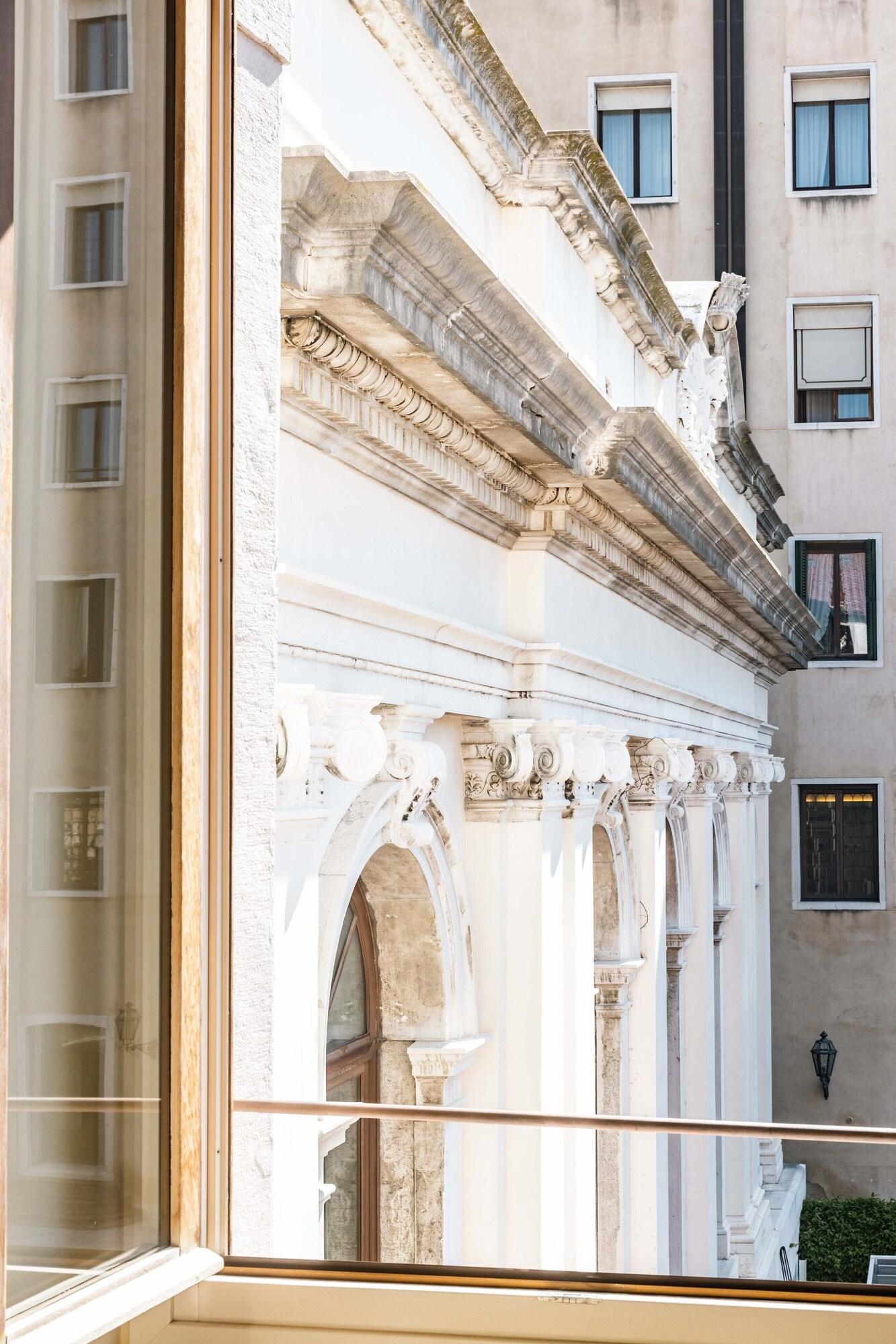 Vista Exterior Hotel Dei Dragomanni