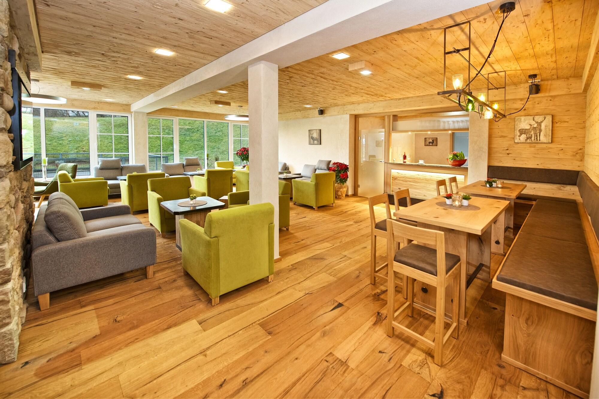 Vista Lobby Interest Vitalhotel
