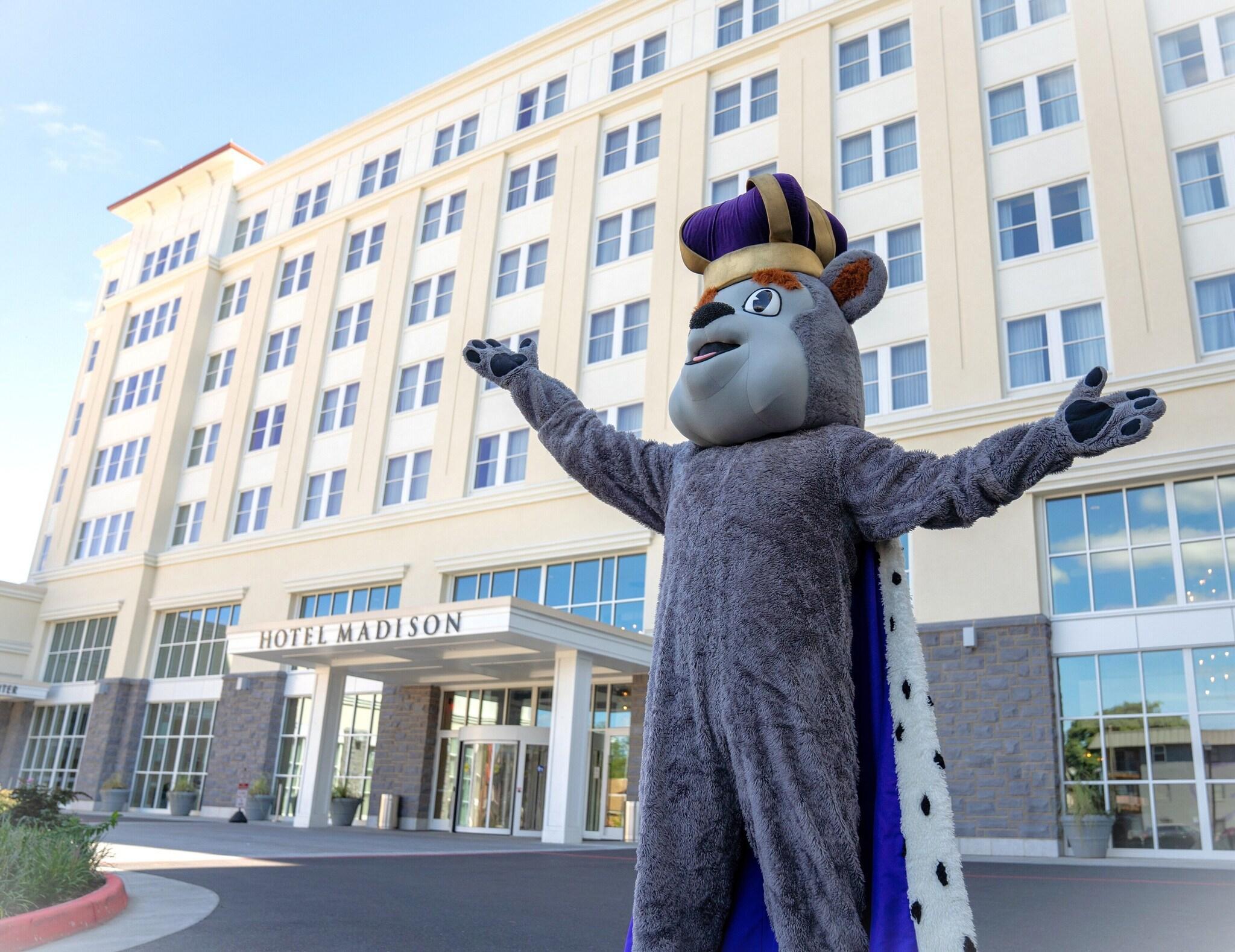 Vista Exterior Madison And Shenandoah Valley