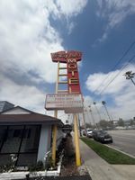 Alojamiento - Hi-Way Host Motel