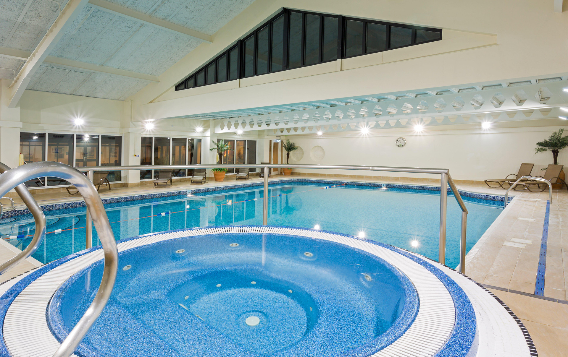 Vista Piscina Holiday Inn Cambridge by IHG