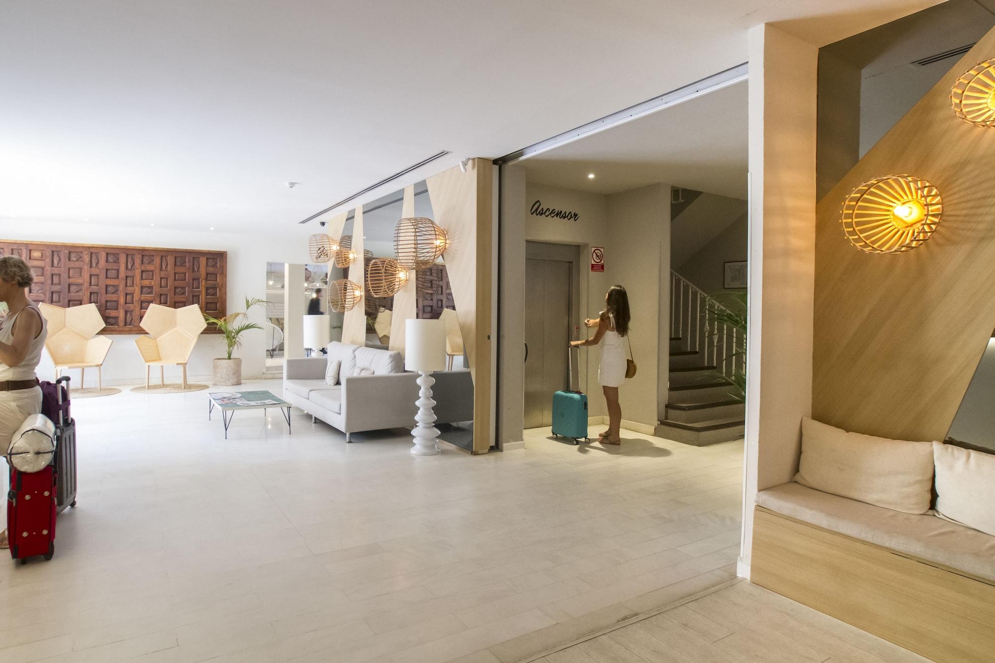Vista Lobby Ibersol Hotel Antemare - Adults only