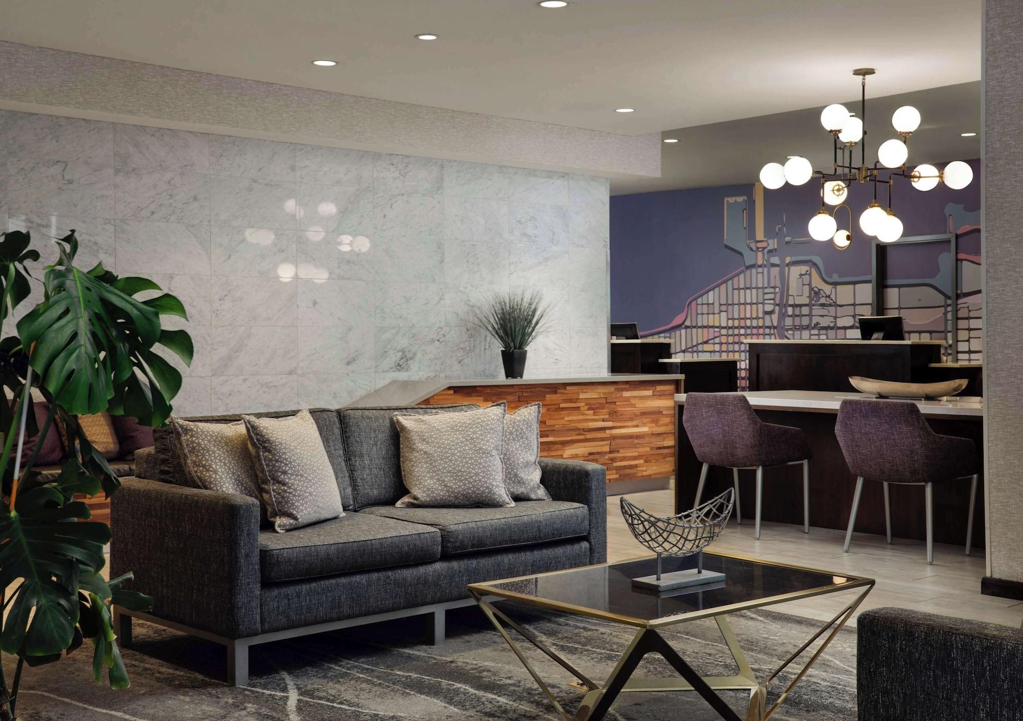 Vista Lobby Homewood Suites by Hilton Chicago Downtown/Magnificent Mile