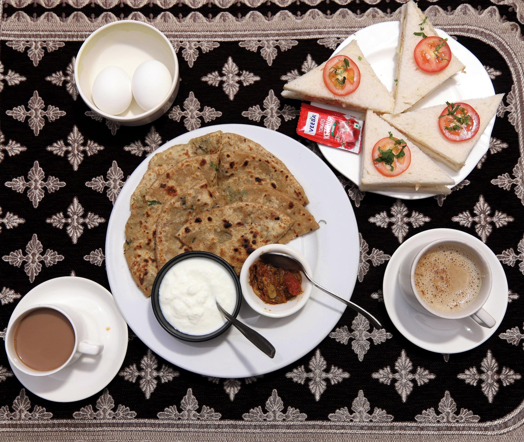 Restaurant Hotel Ashray Noida