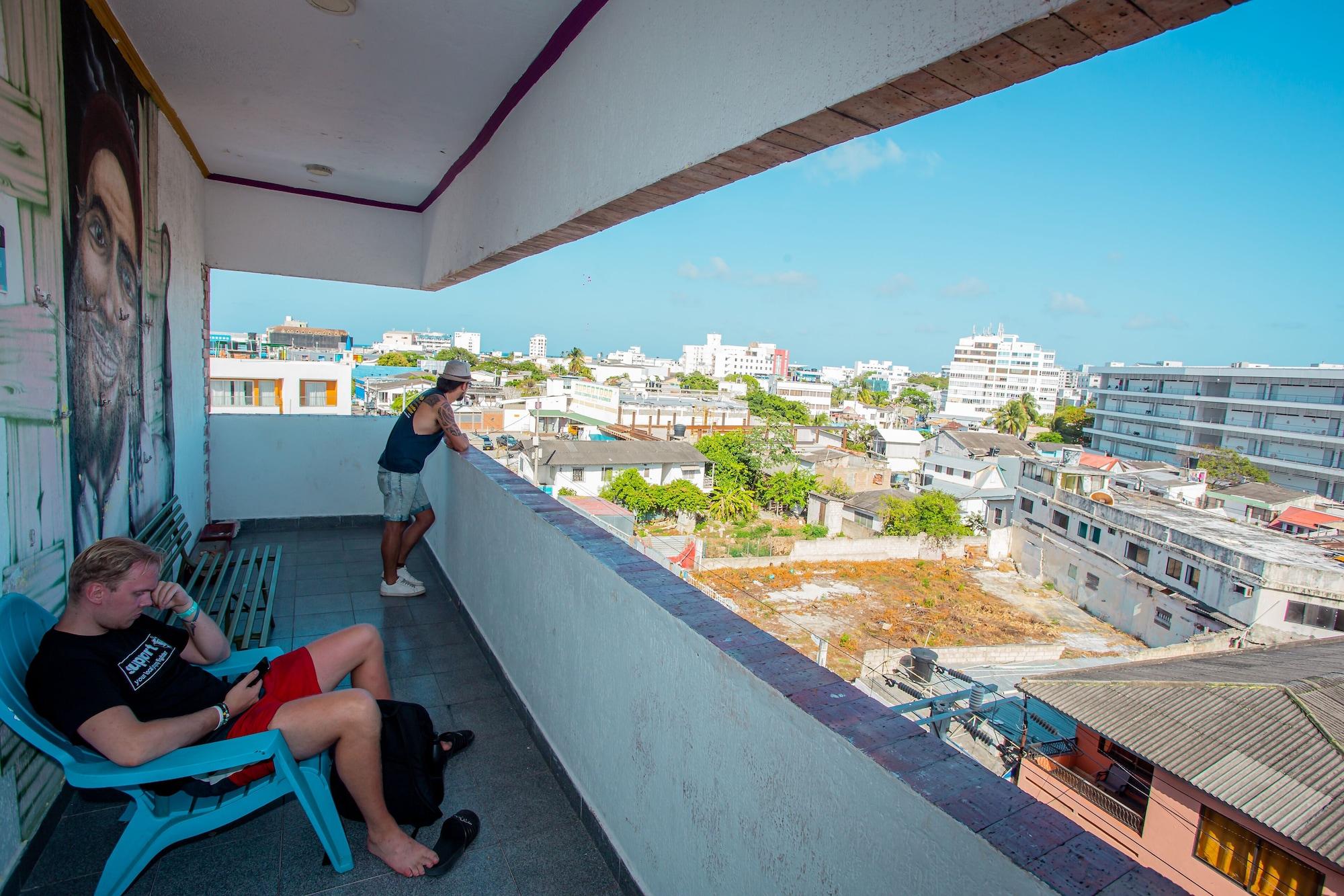 Vista Exterior Viajero San Andres Hostel