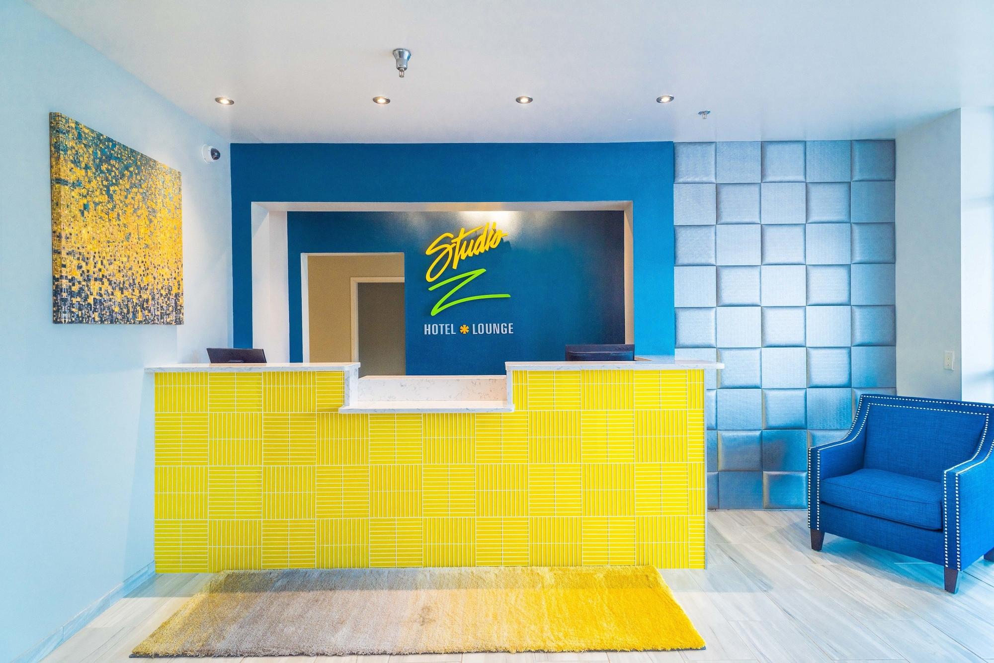 Vista Lobby Studio Z, Ascend Hotel Collection