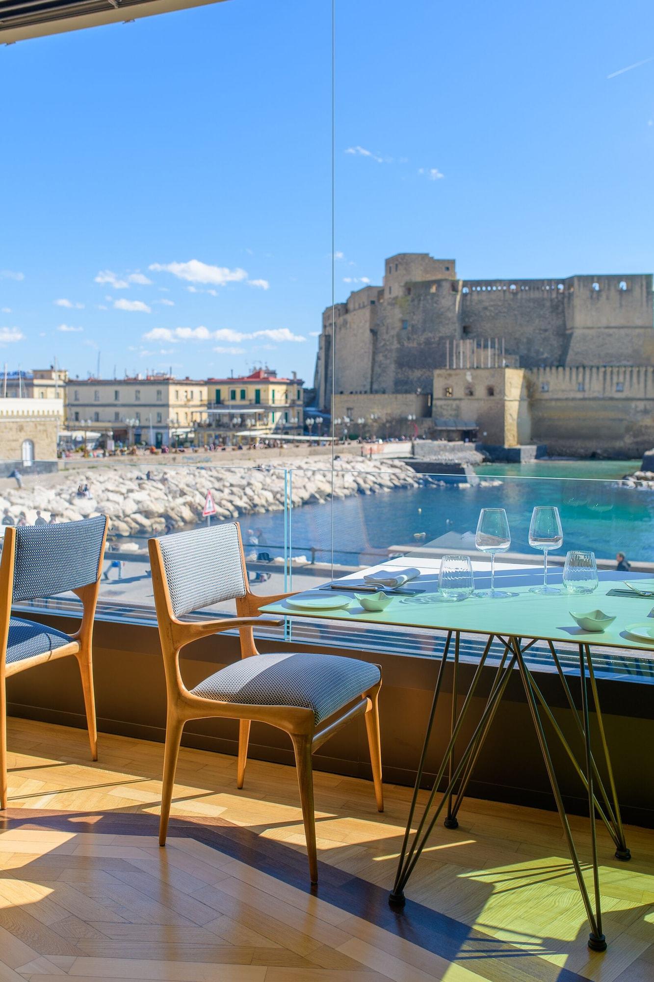 Restaurant Royal Continental Hotel Naples