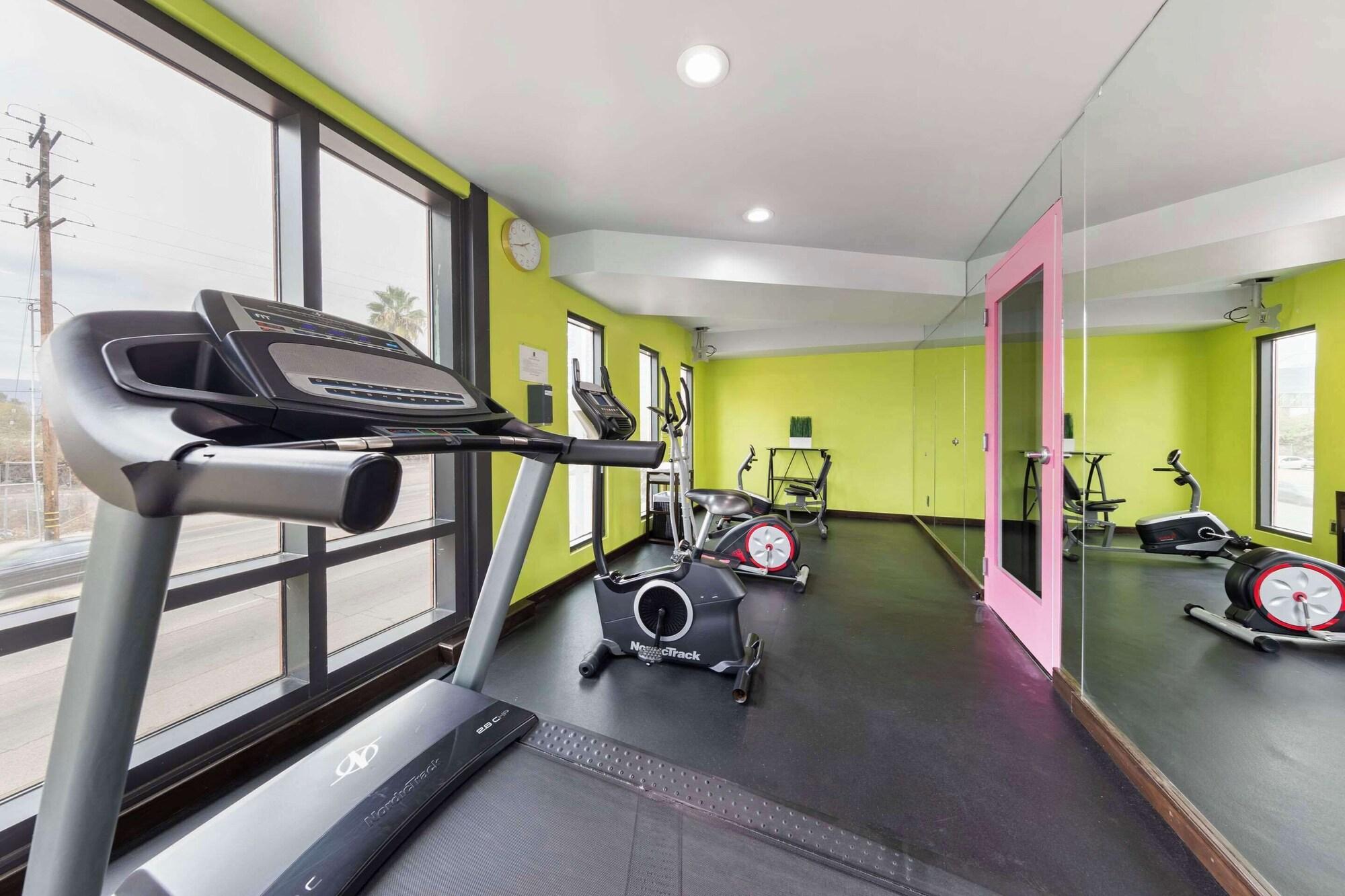 Gimnasio BLVD Hotel and Studios Universal-Hollywood, Ascend Hotel Collection