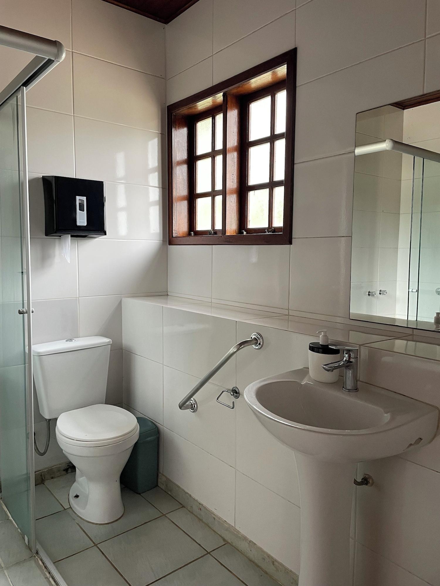 Equipamiento de Habitación Nomades Riverside - Adventure Hostels & Coworking