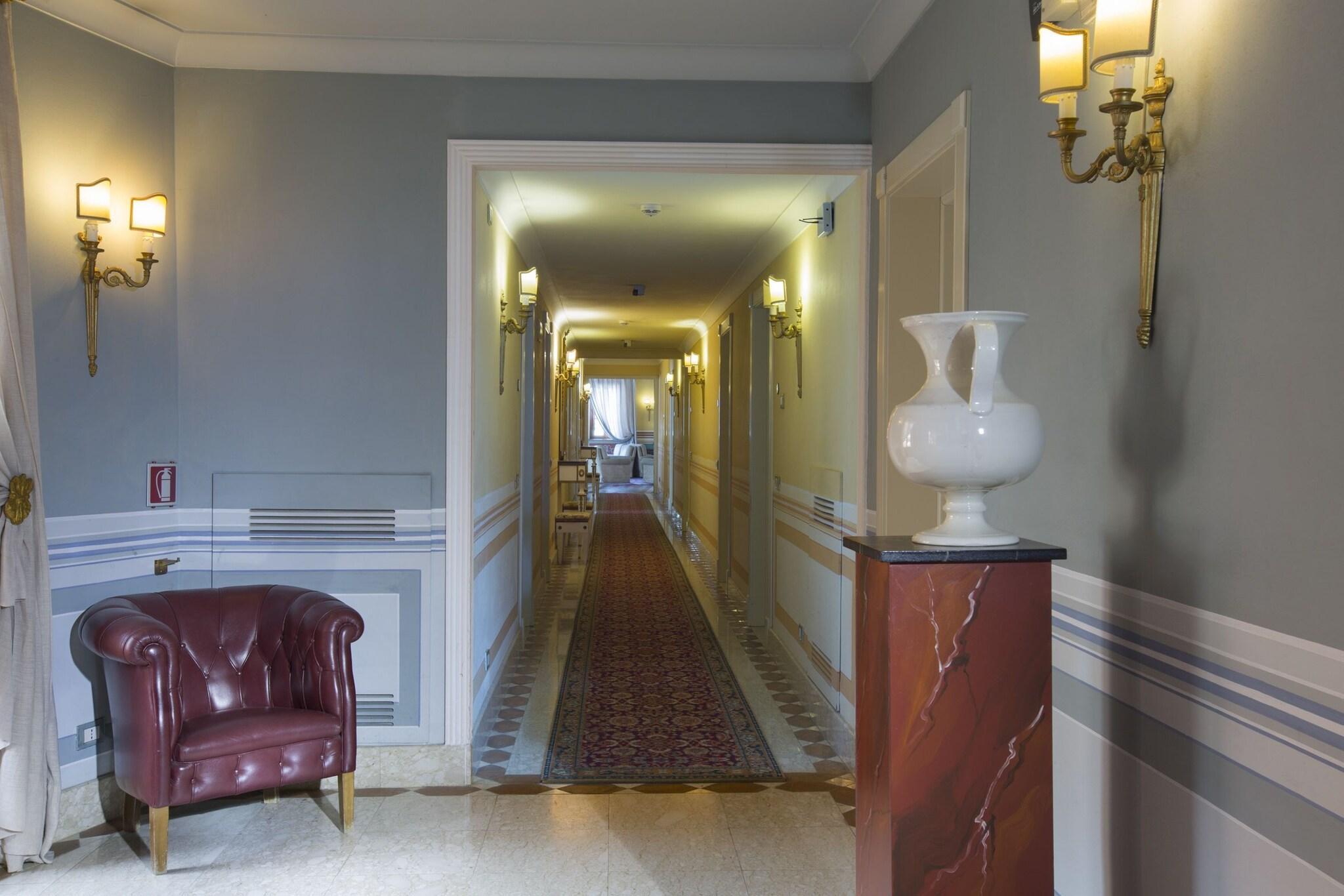 Vista Lobby Il Piccolo Castello