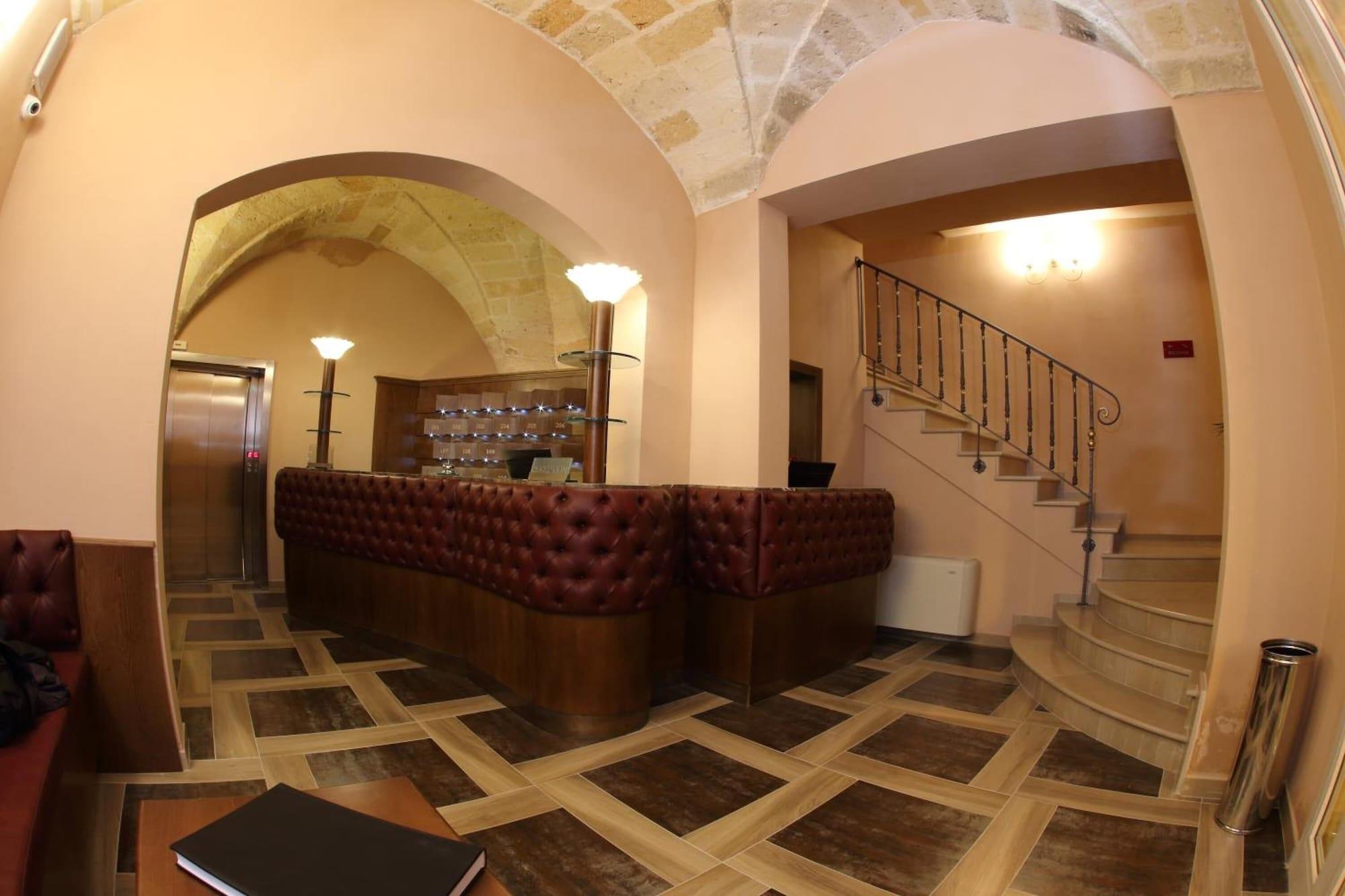 Vista Lobby Le Club Boutique Hotel