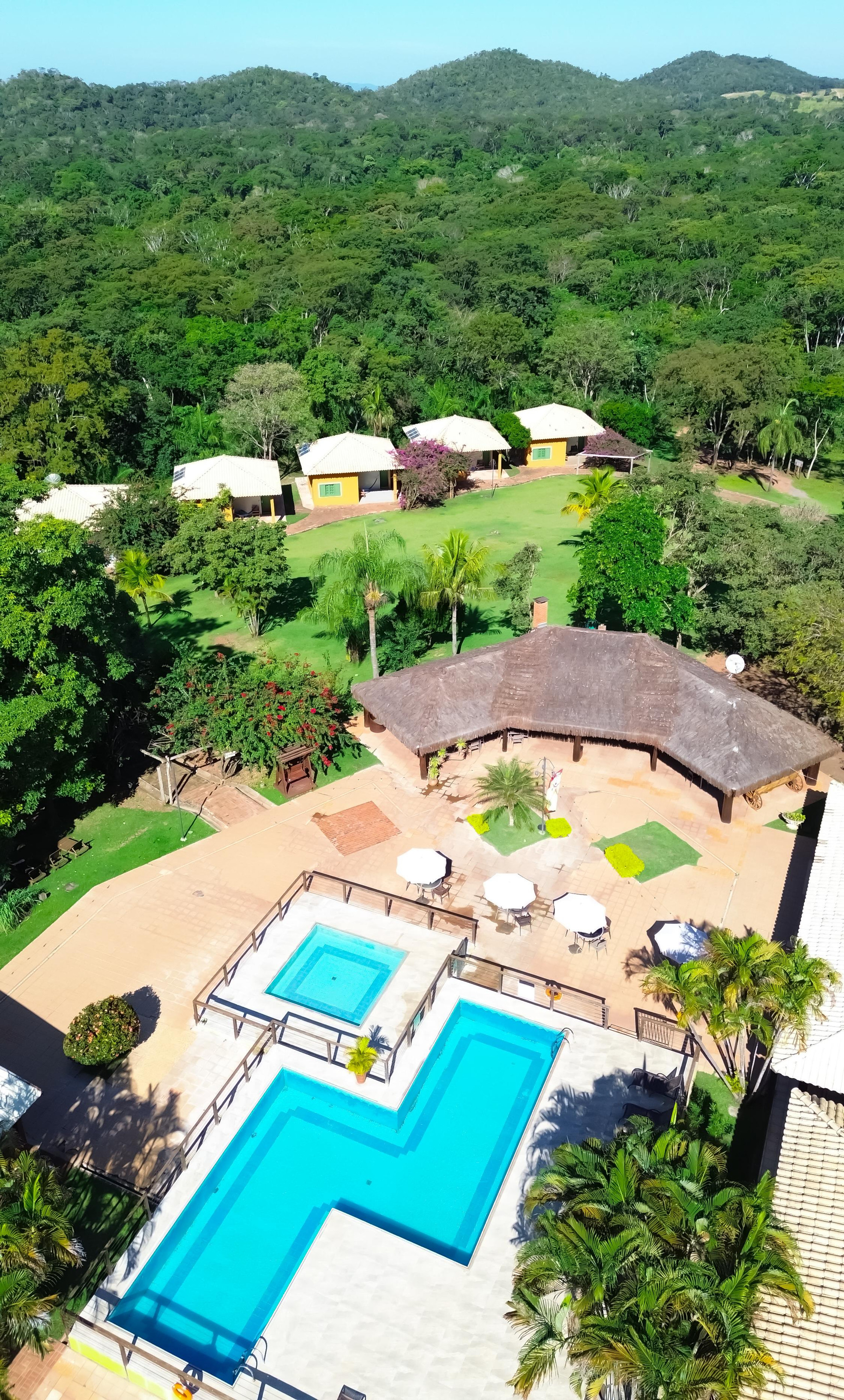 Vista da piscina Hotel Fazenda Cachoeira Serra da Bodoquena