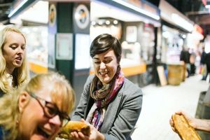 Actividad - Victor Hugo Market - Small Group Tasting Tour