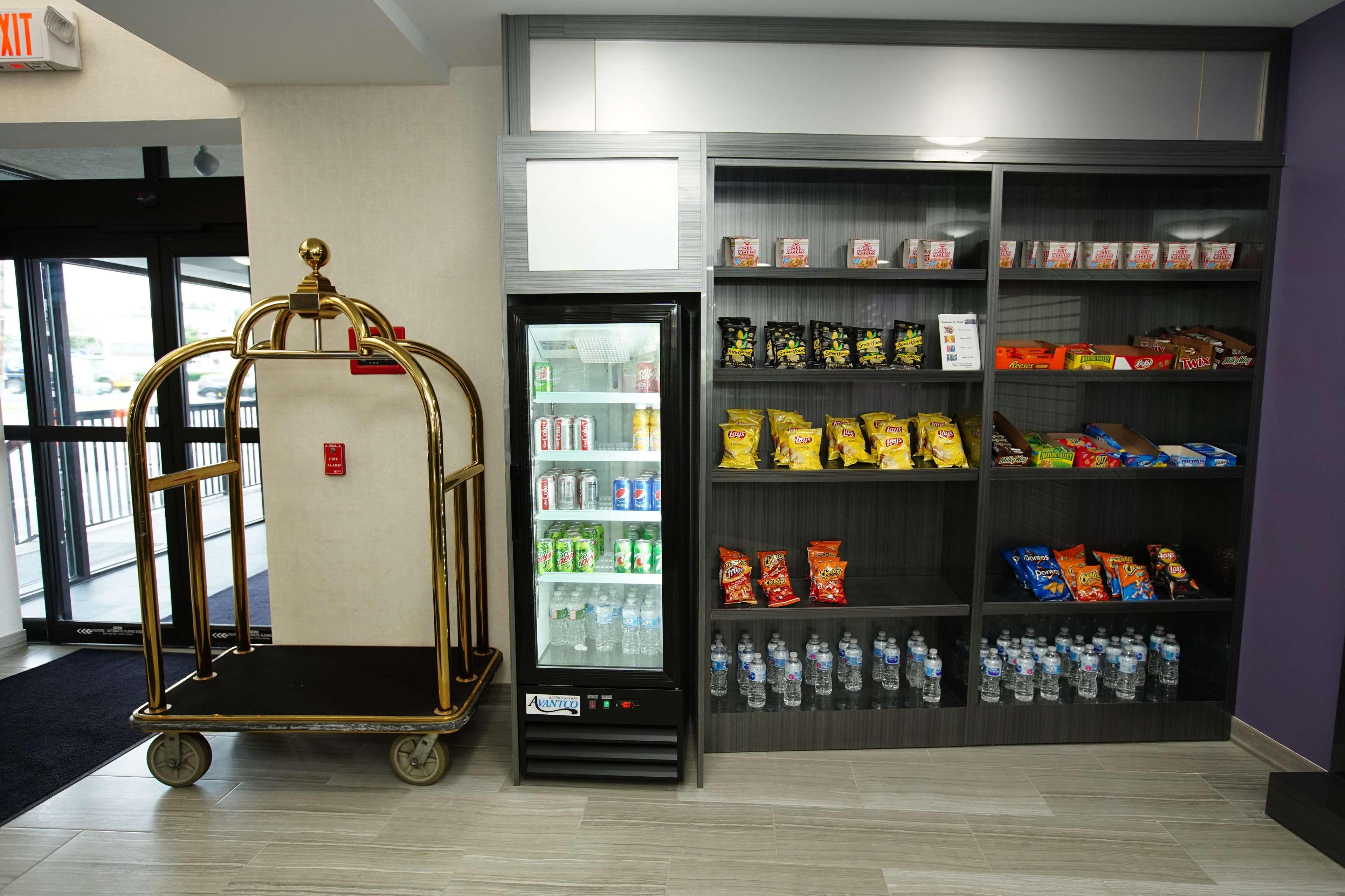 Vista Lobby Best Western Paramus Hotel & Suites