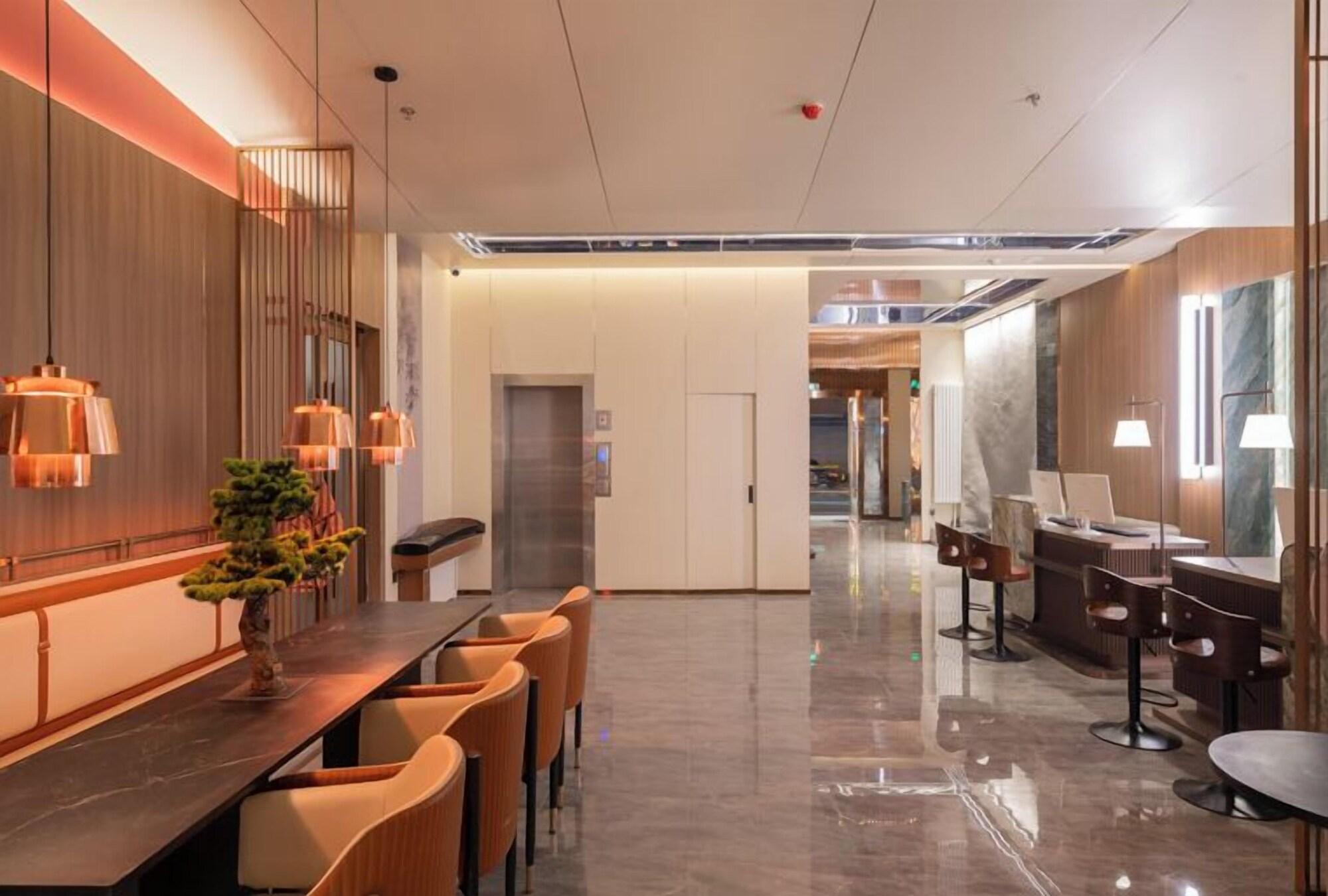 Vista Lobby National Music Hotel