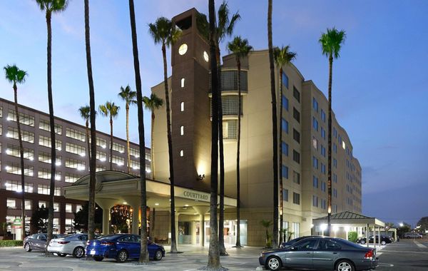 Courtyard by Marriott Los Angeles LAX/Century Boulevard