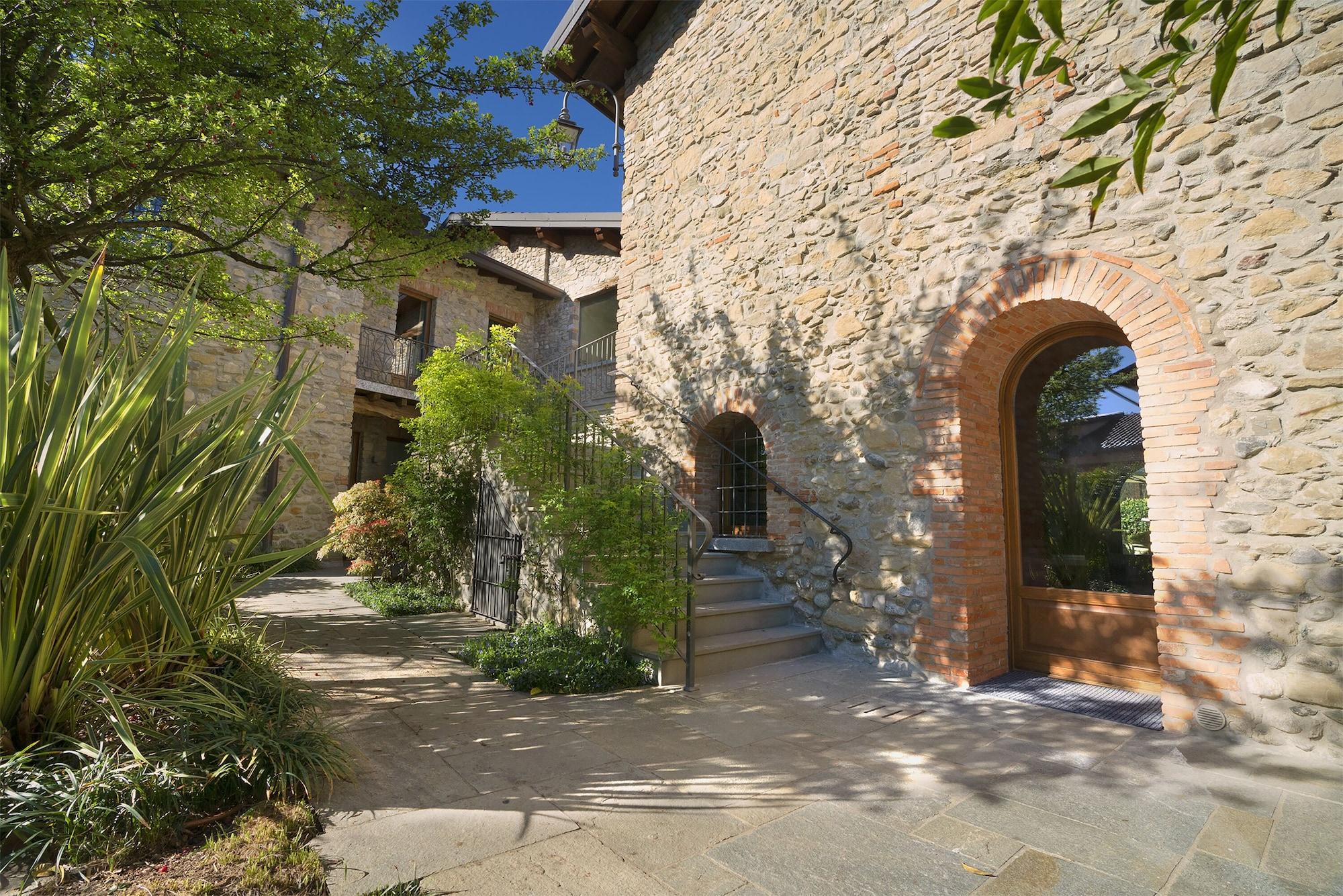 Vista Exterior 1711 Luxury Guest House