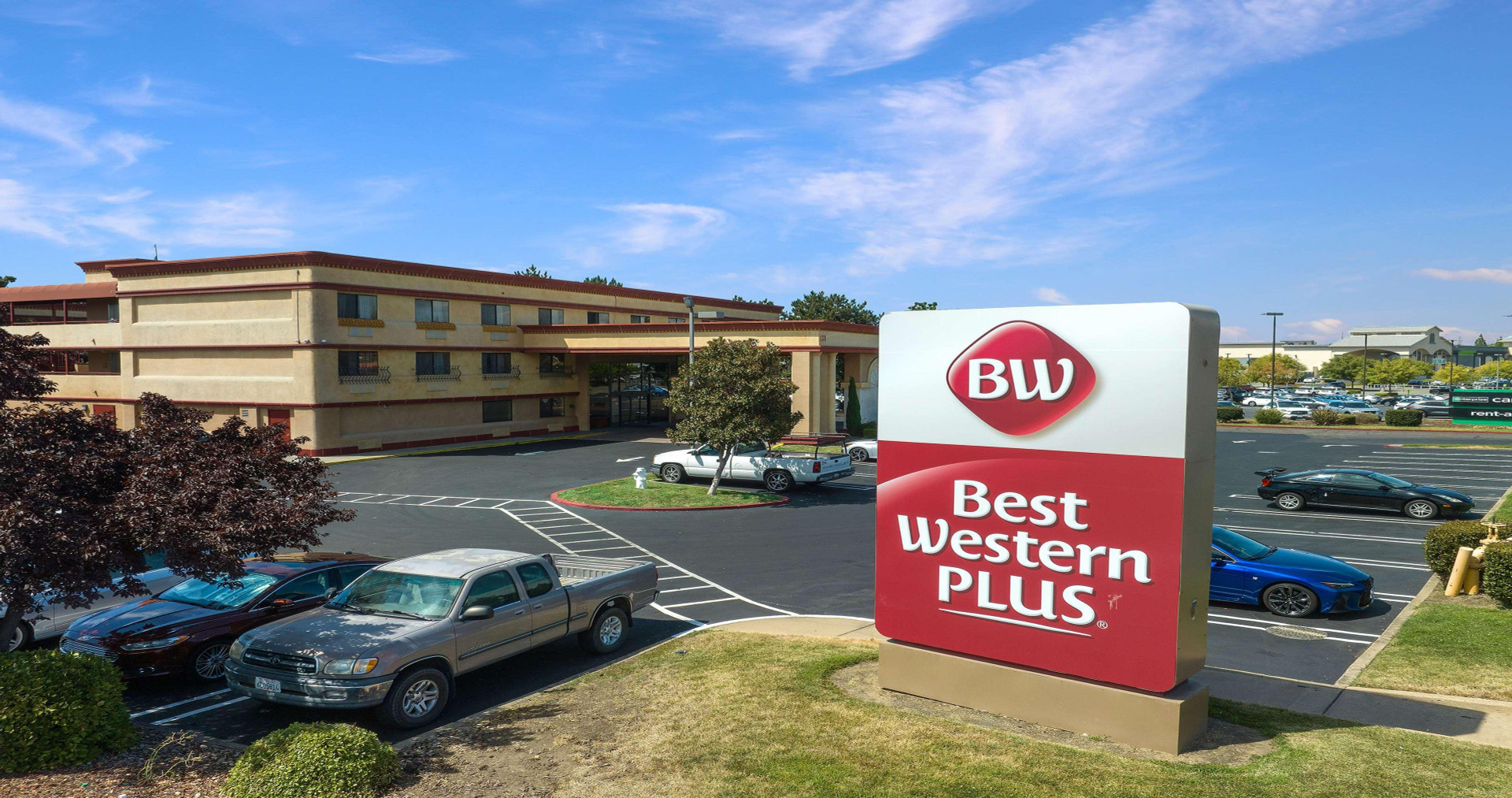 Vista Exterior Best Western Plus Orchid Hotel & Suites