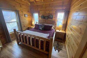 Alquiler Vacacional - Awesome Views at High Elevations - 1 bedroom with King bed, 3 bath cabin
