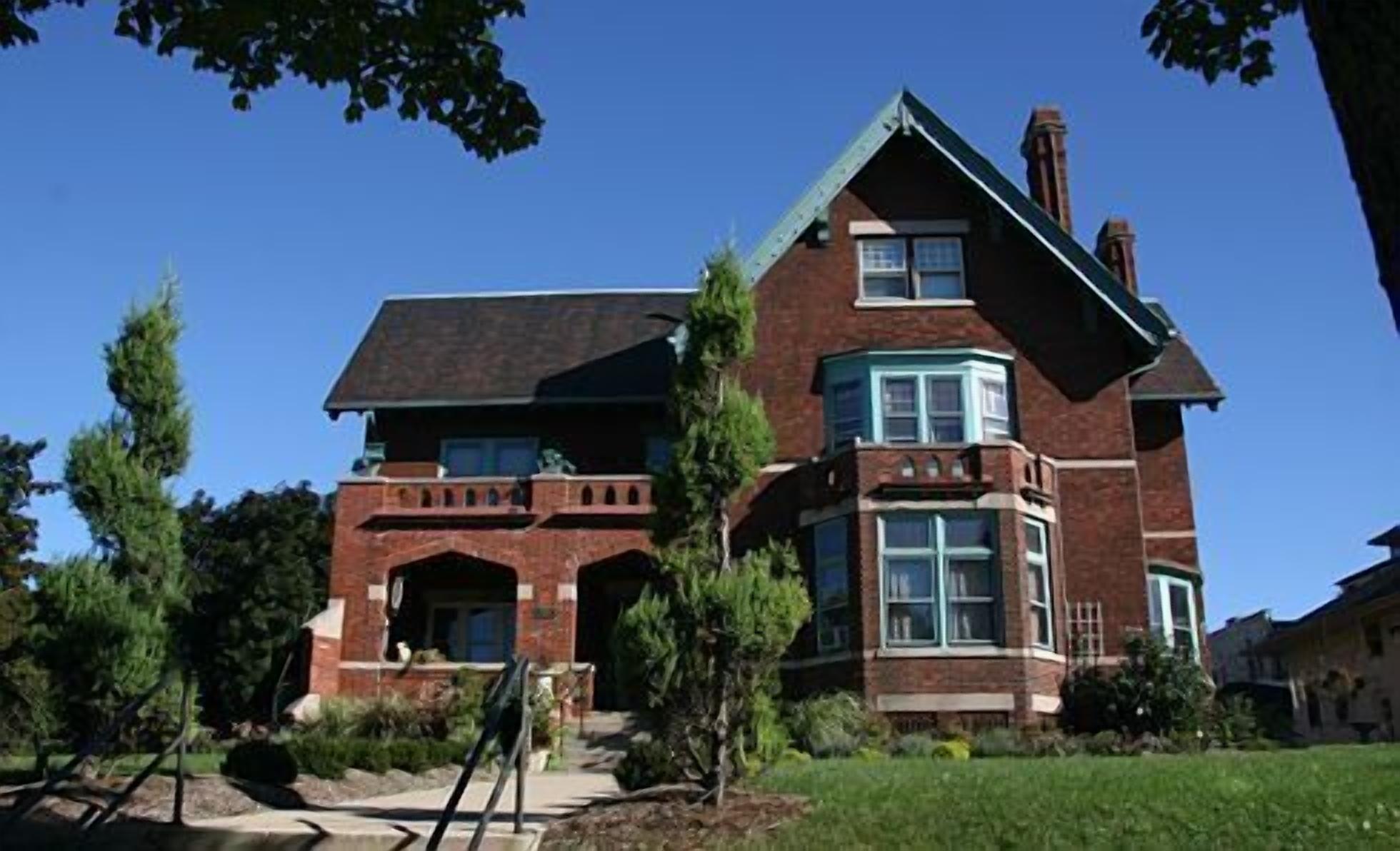 Vista Exterior The Brumder Mansion