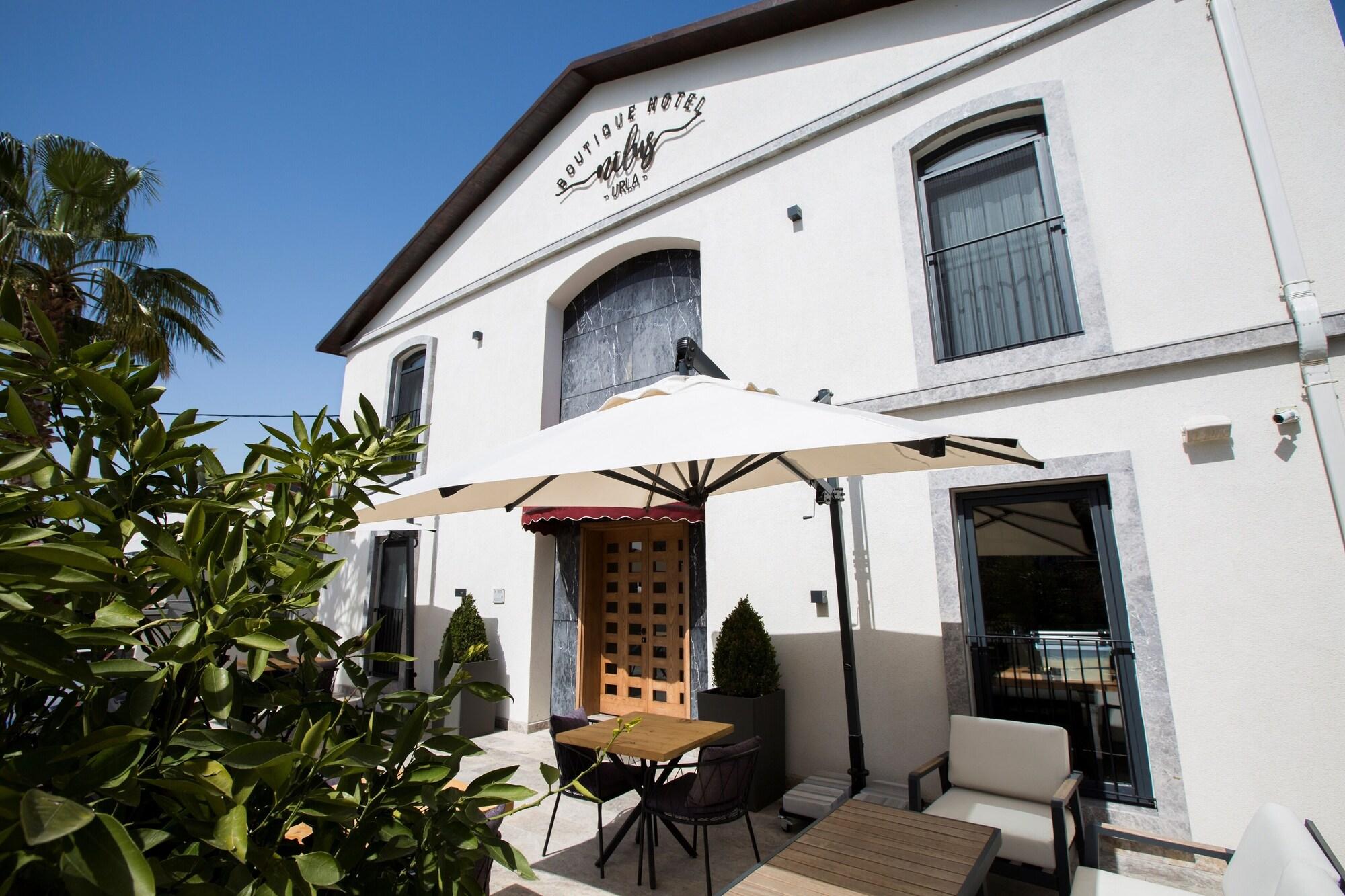 Vista Exterior Nilus Urla