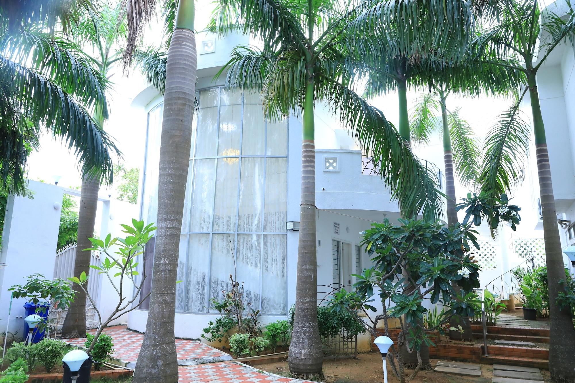 Varios Anton White Villas Resort