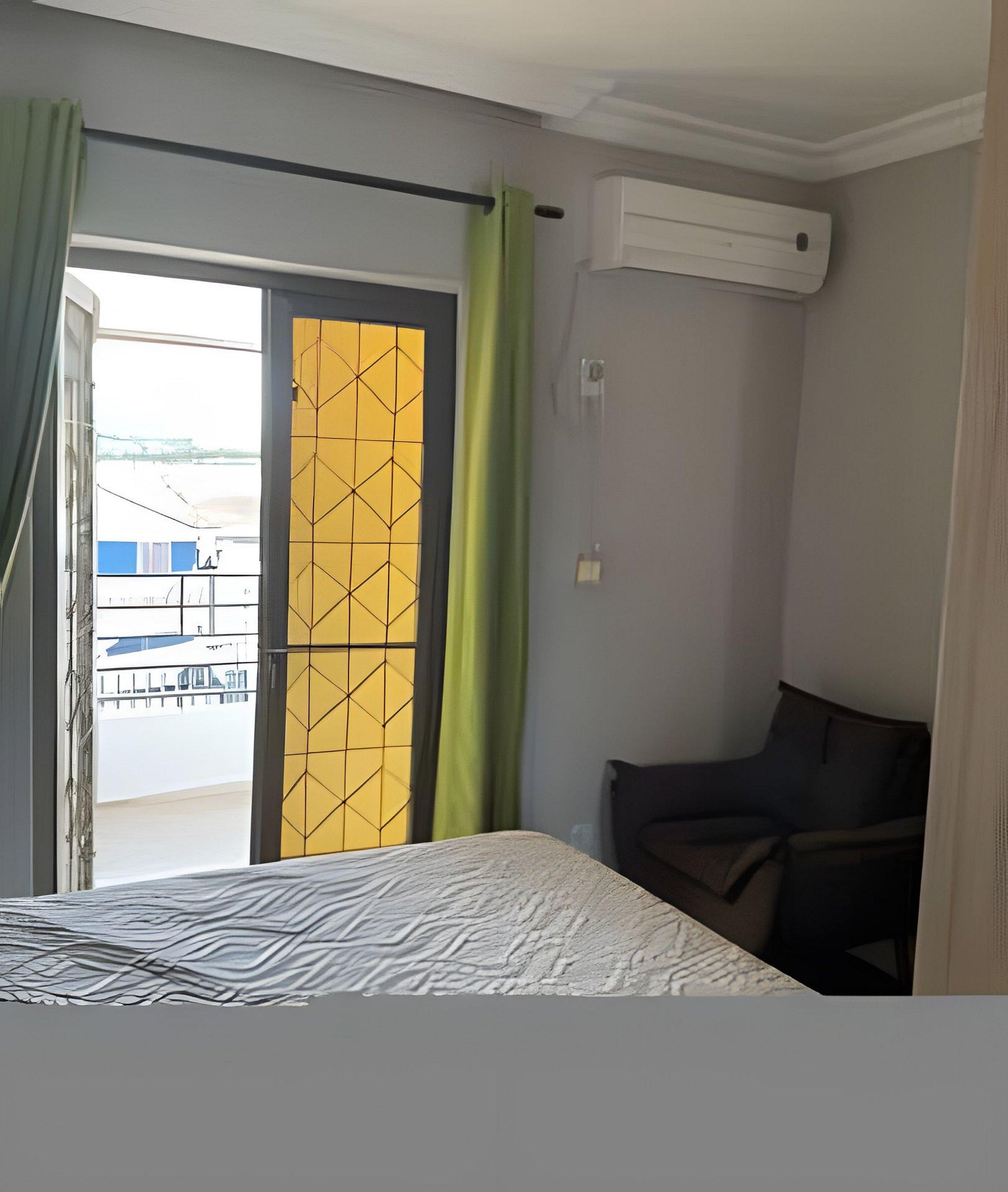 Habitación Casa bem localizada.