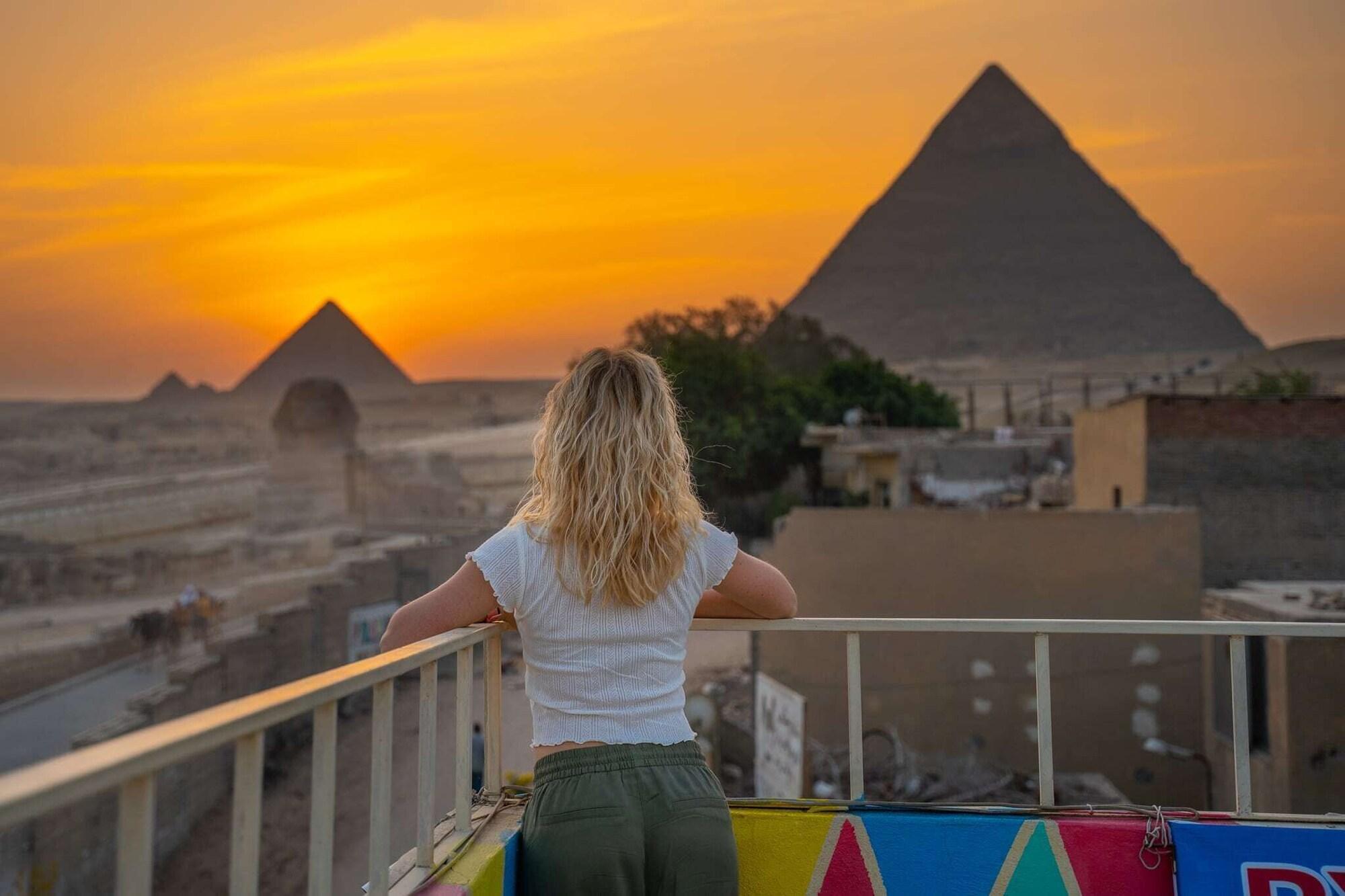 Varios Pyramids Road Guest House