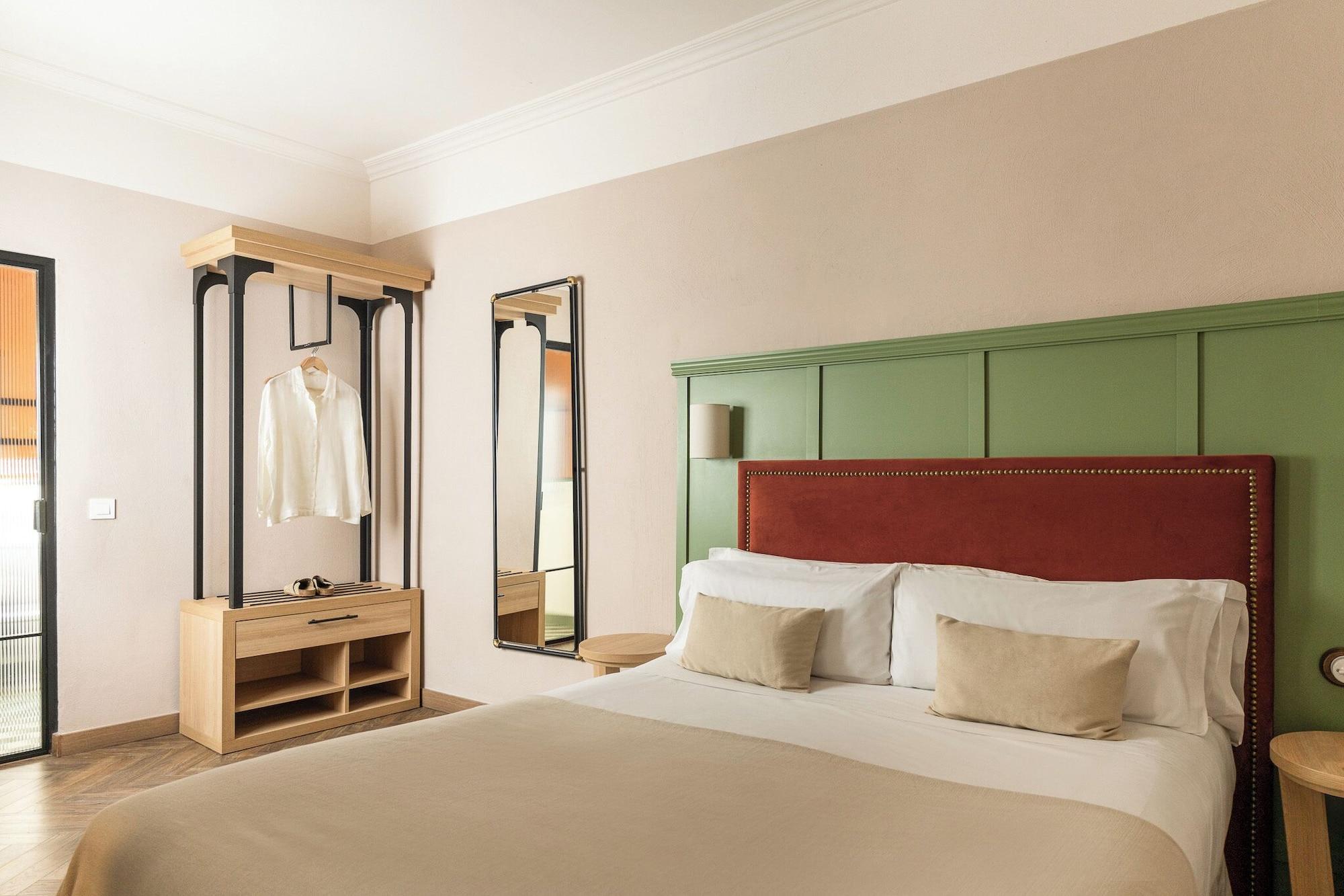Varios The Honest Hotel