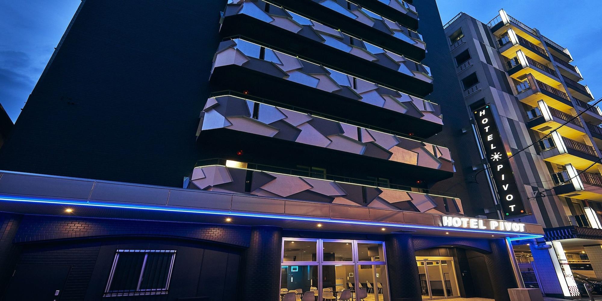 Vista Exterior Hotel Pivot