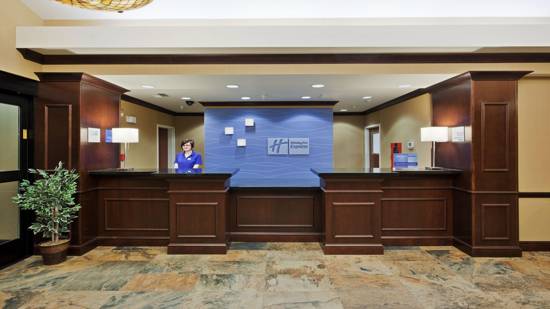 Vista Lobby Holiday Inn Express Hotel & Suites Great Falls by IHG