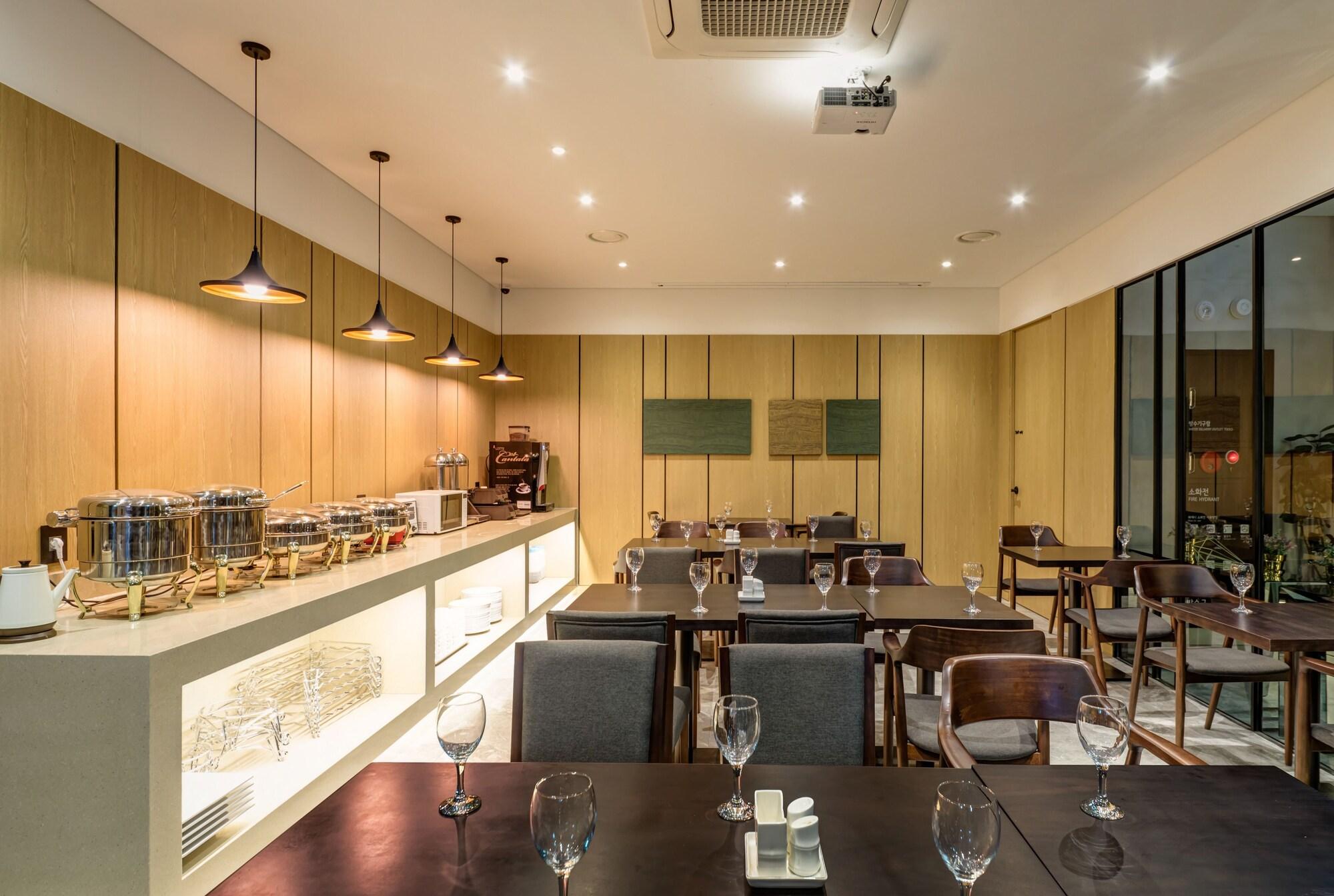 Restaurant Hotel the Designers Cheongnyangni