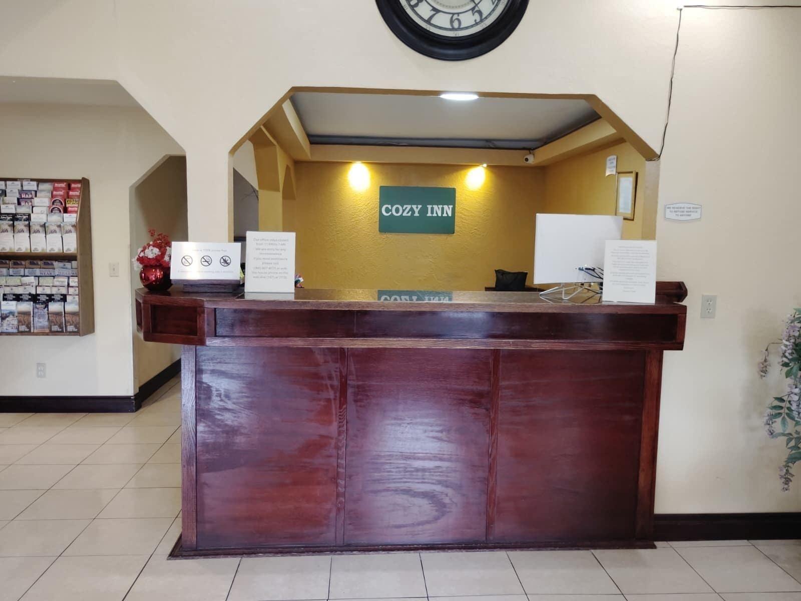 Vista Lobby Cozy Inn